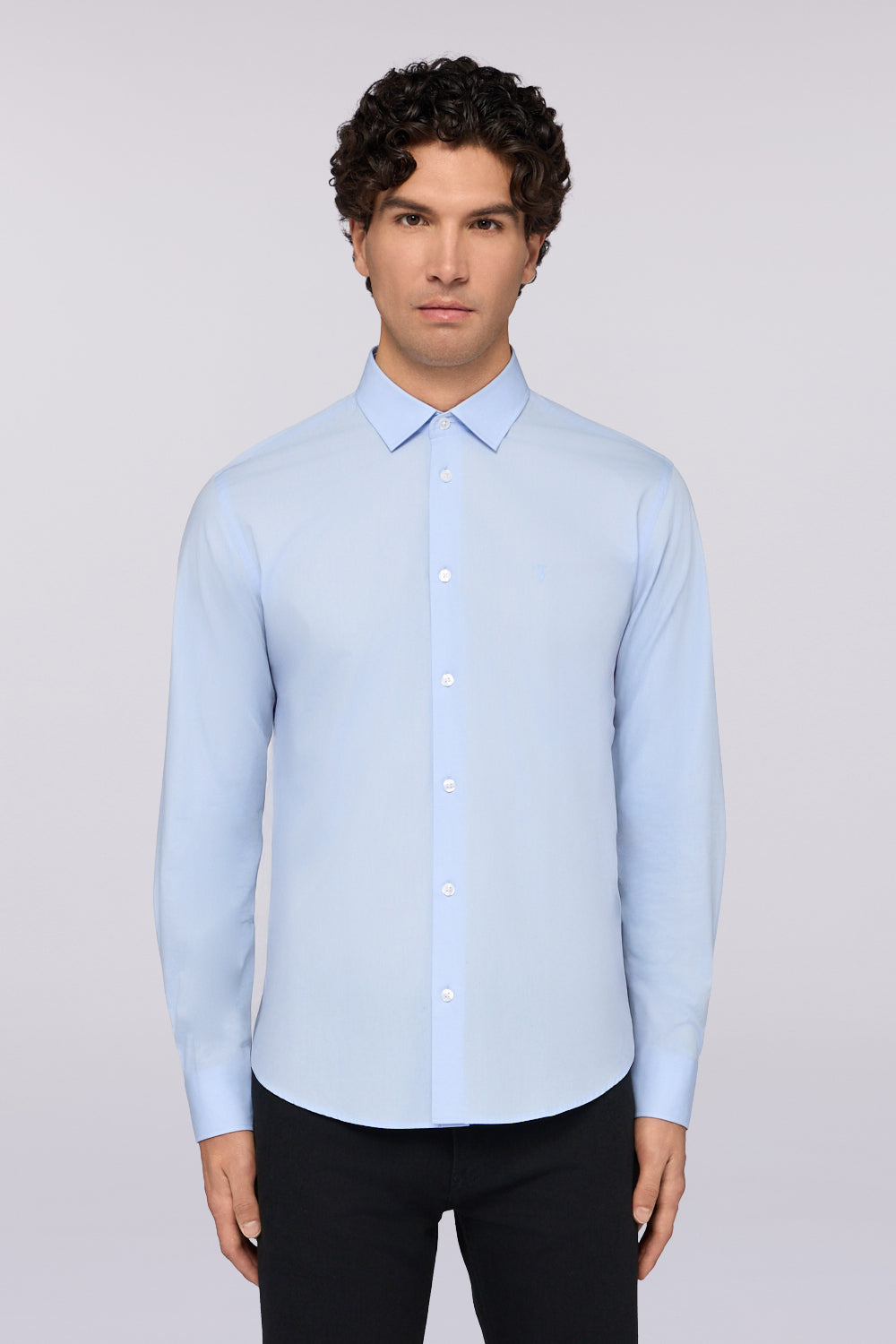 Camicia regular fit in popeline 1|a9d8aba5f467612359aabb51d6e3bed112928b6431a33b15e38c49d116771de0