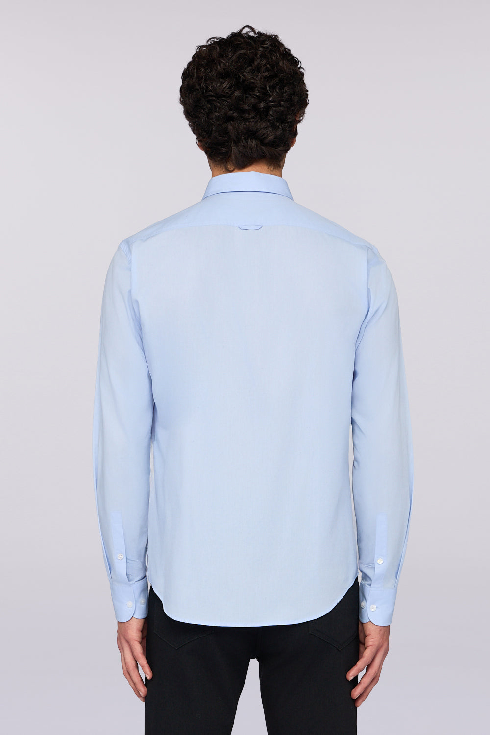 Camicia regular fit in popeline 2|928fc5d4f0187389cb1e1ab63b64a1248e5829ef7d77a52e281a04e175b7f1d5