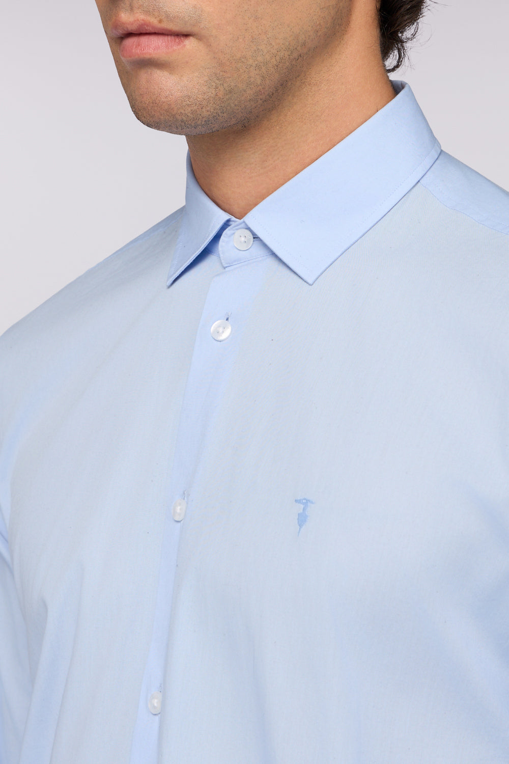 Camicia regular fit in popeline 3|8dfe0c302012e8e2ab50d302d9ad81cfa10231276fd04c97a7aea755b2f302a8