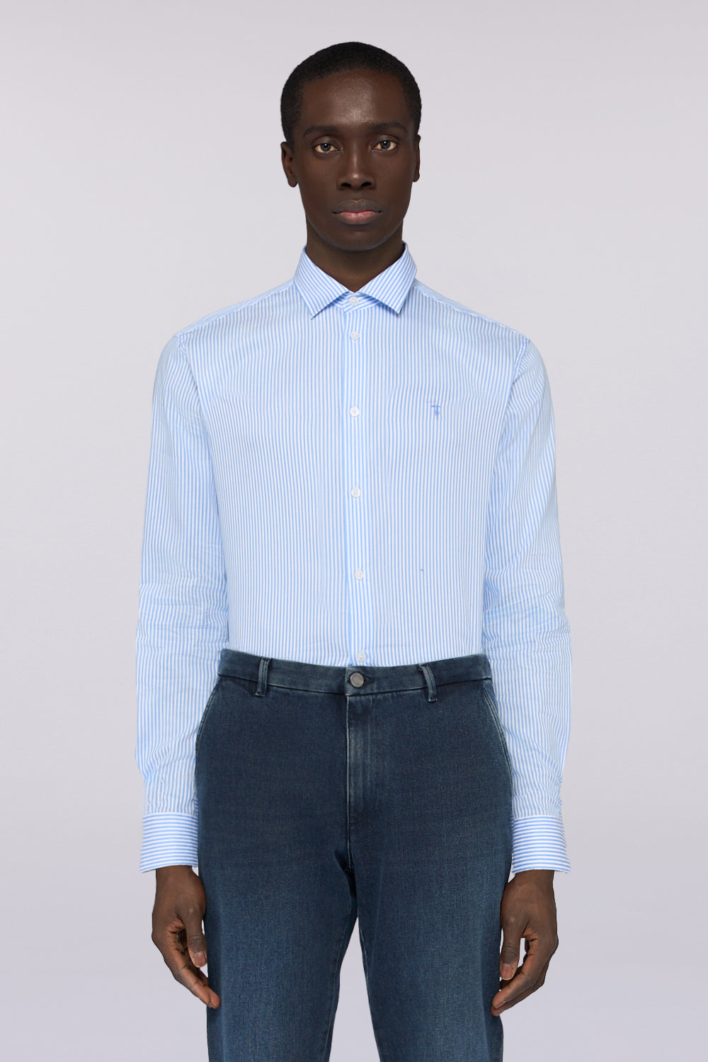 Camicia regular fit in popeline a righe 1|e29e2c70ace545f3a4bf96313b09508e83f3de649ab9bf5149fb1e25b24afd7d