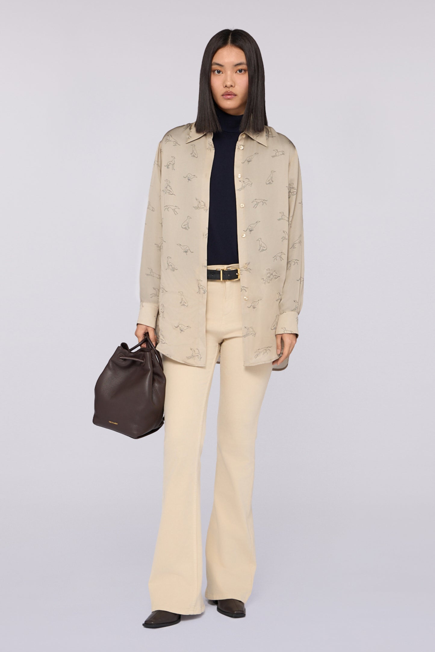 Camicia over con stampa 4|28ba650dd54f0f745acf7a476fac4afe837b9802ac3b2bc2241c31a9939f48f4