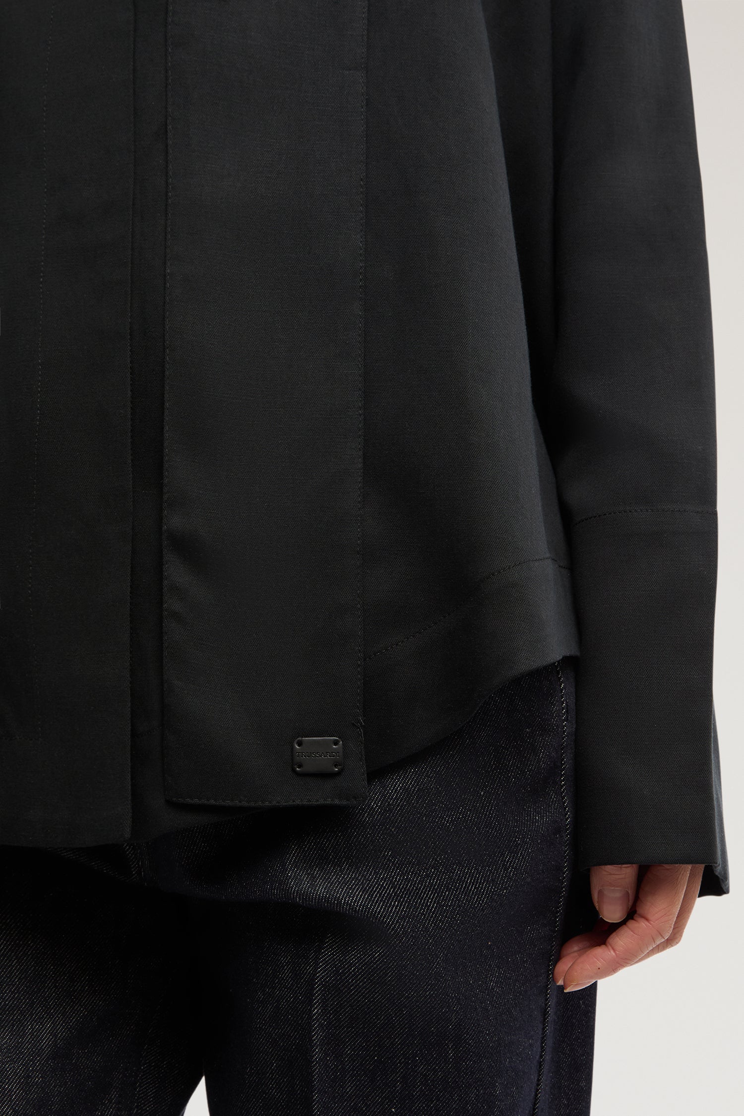 Giacca camicia relaxed fit con sciarpa 3|7b629c51a789c75e7dc75dc62afc6ce3eafb8945ab1508ef993f165df72dca5c