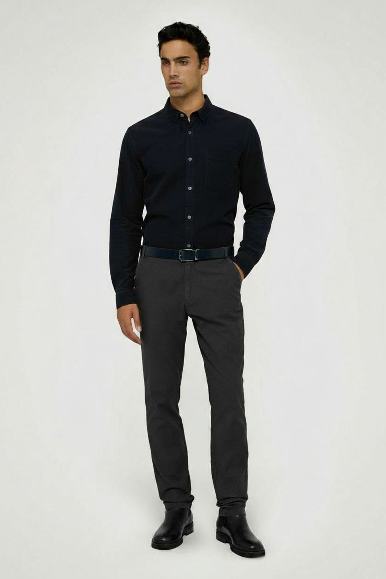 Camicia regular fit in velluto corduroy 4|95317e64f0173d8b234ab51078e94dca43138f8aad4d0240f49e0022f64e3f9e