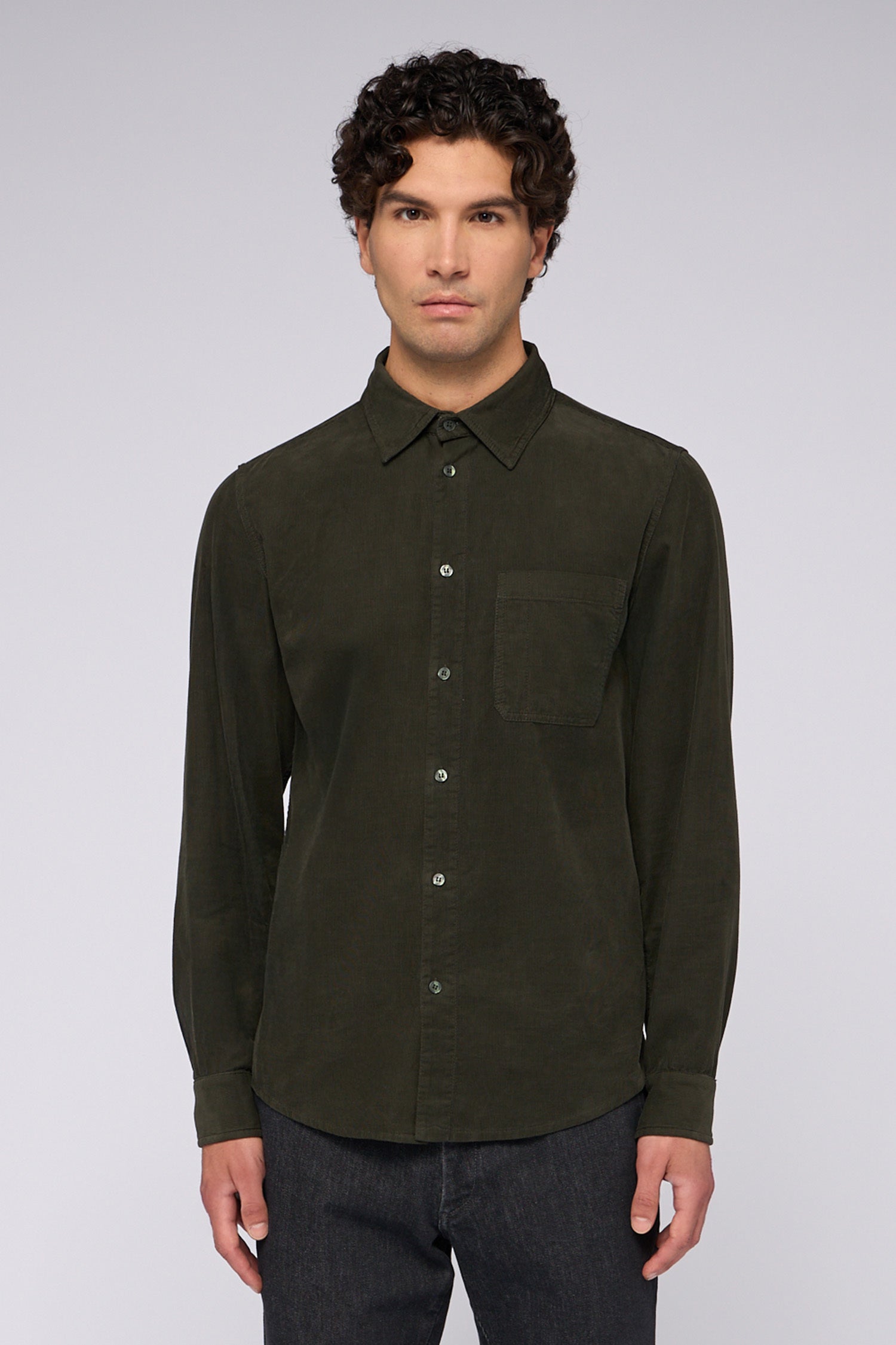 Camicia regular fit in velluto corduroy 1|e67e8ebaad61462f4fa6a5956e39d14ae5d62d5f125579b1da1bbbe64d3c3d12