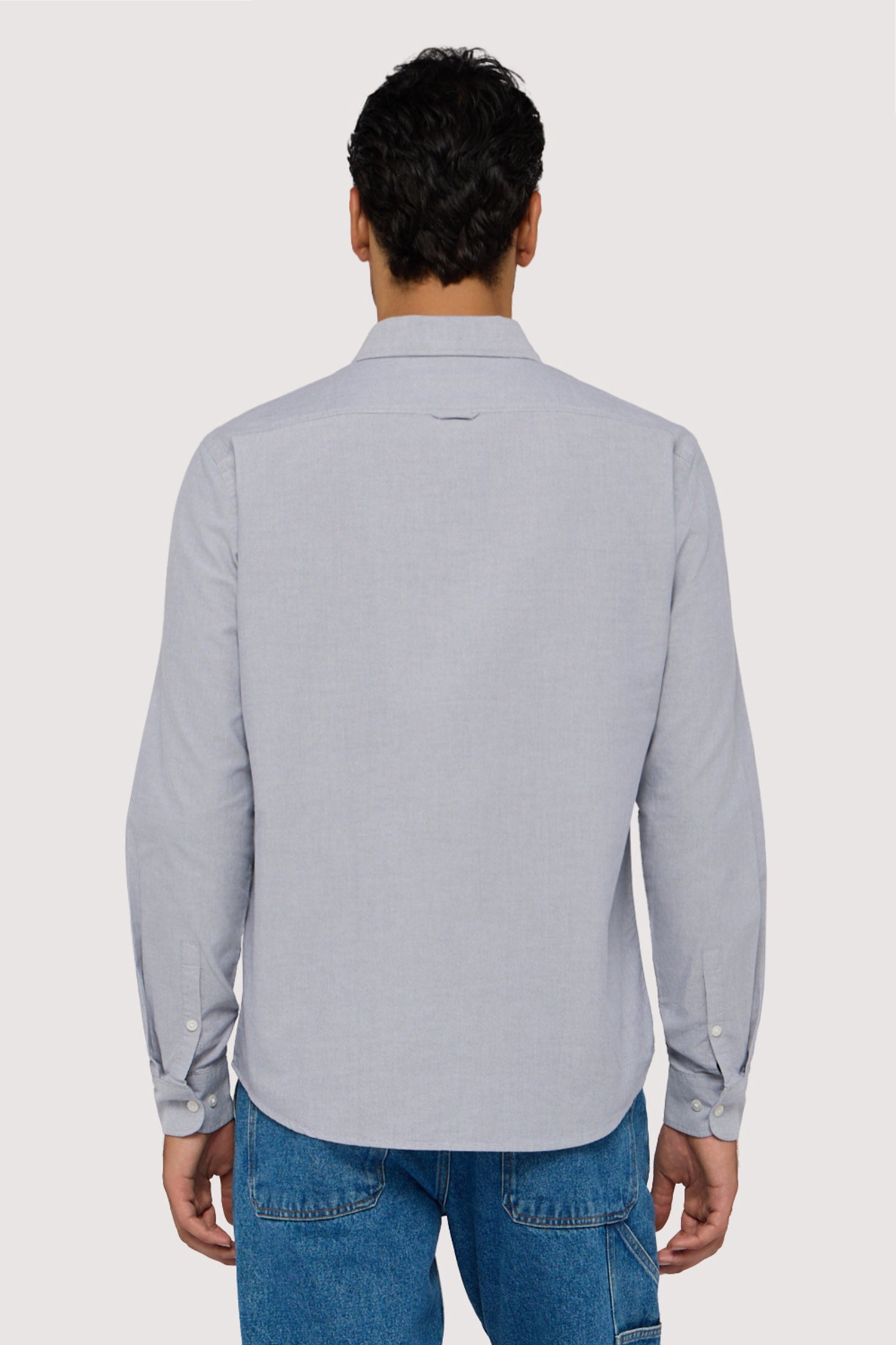 Camicia regular fit in oxford di cotone 2|70ebc69964ac61e40d415921fffc8ea831bb5f7eaff32dcab58bbf45580a033a