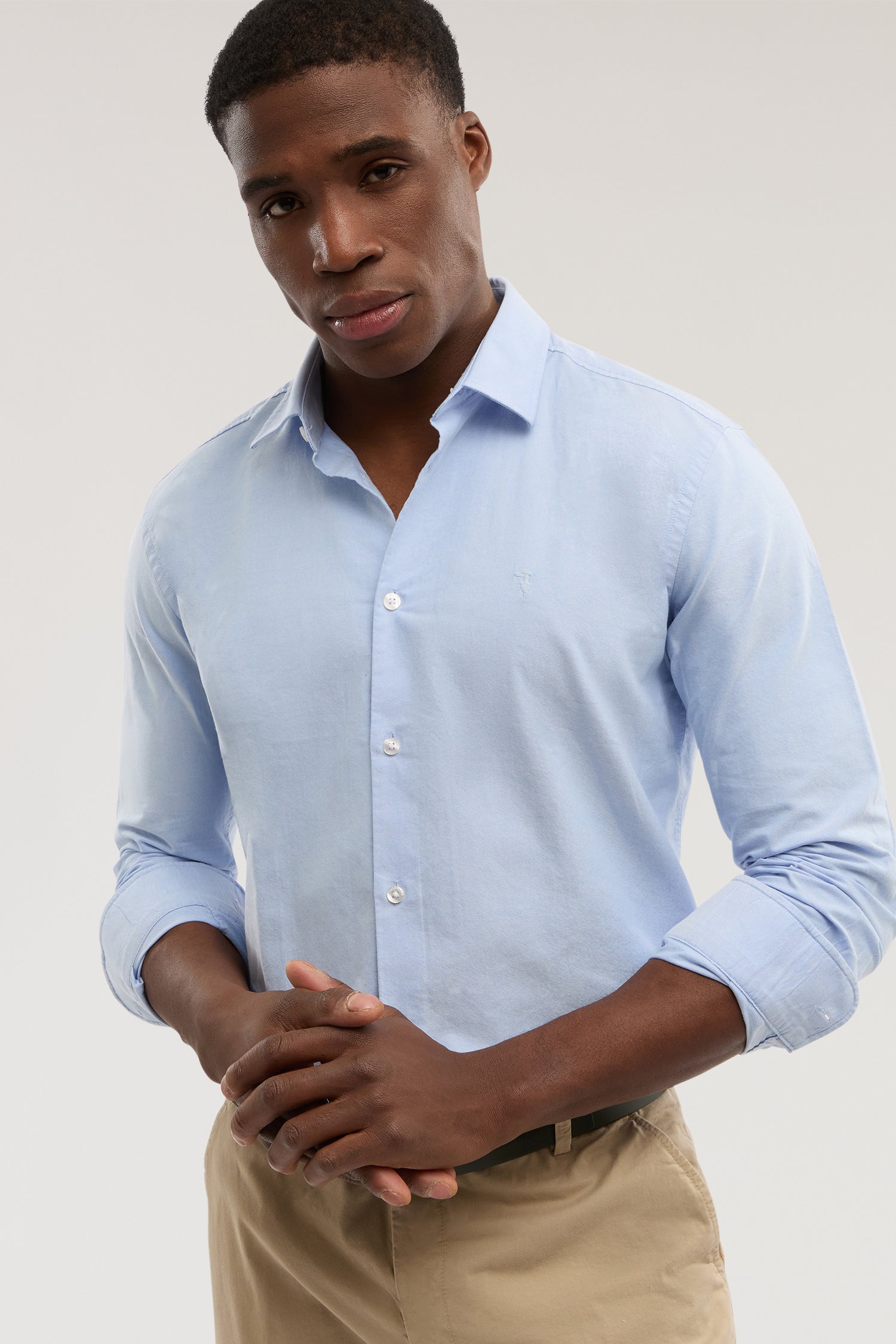 Camicia regular fit in oxford di cotone 1|25e550b5965d446cdf6f581d736ccda9379b1bc143b90b0554f7a283cceed30e