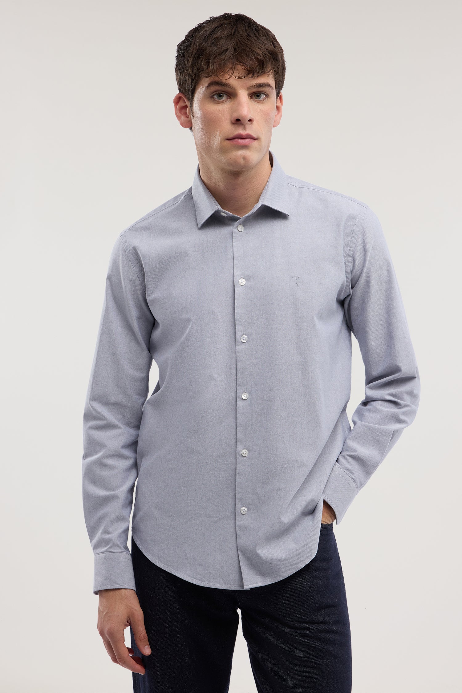 Camicia regular fit in oxford di cotone 2|4bcc1db8fddada28353c2af15b57015cc79afa2844ebc2abb6f6ddeea900435c