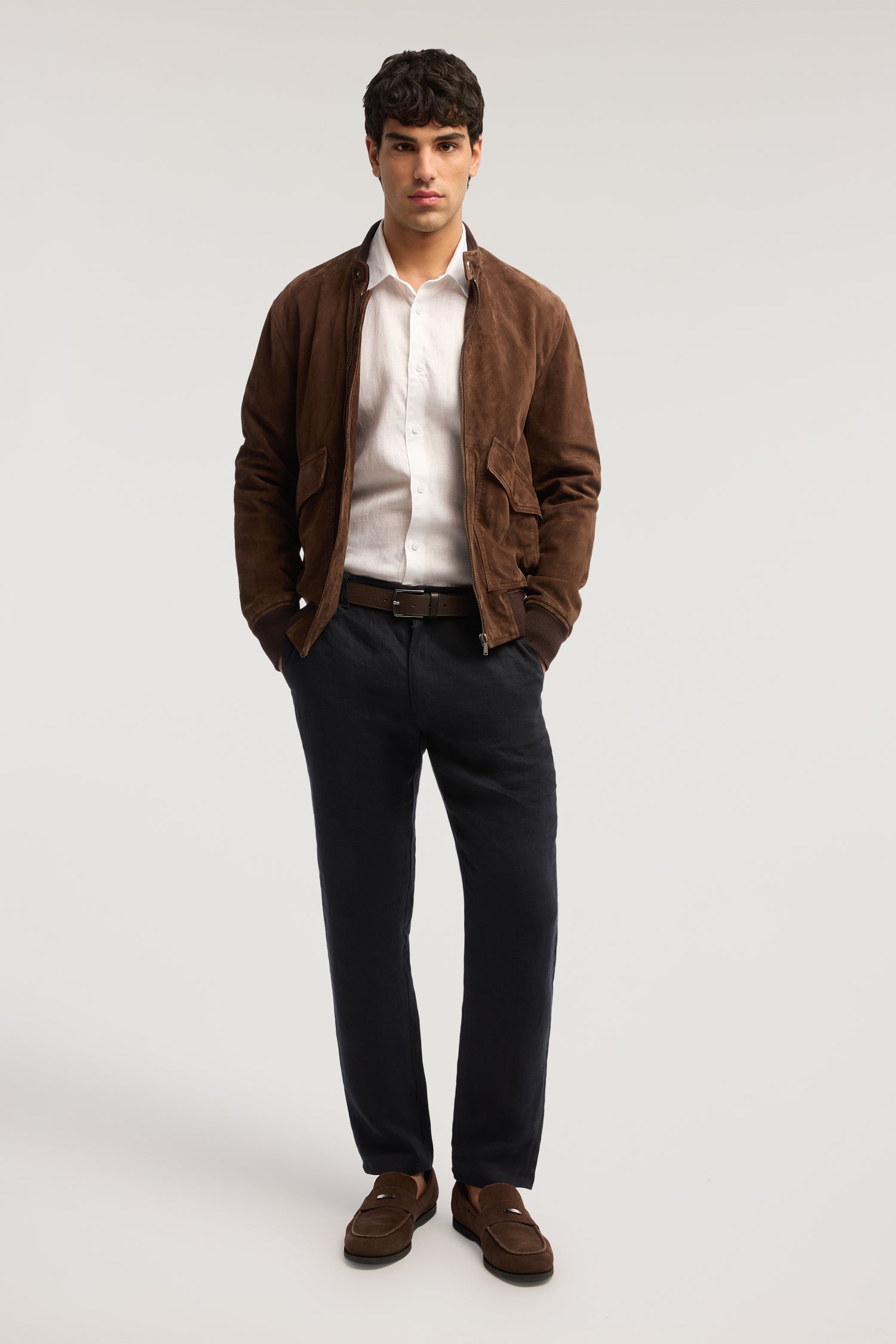 Camicia regular fit in lino 4|1a53424fdbd144b1a893ce0e4cf1026329d9e7b91df64e9f1618d1983747ef80