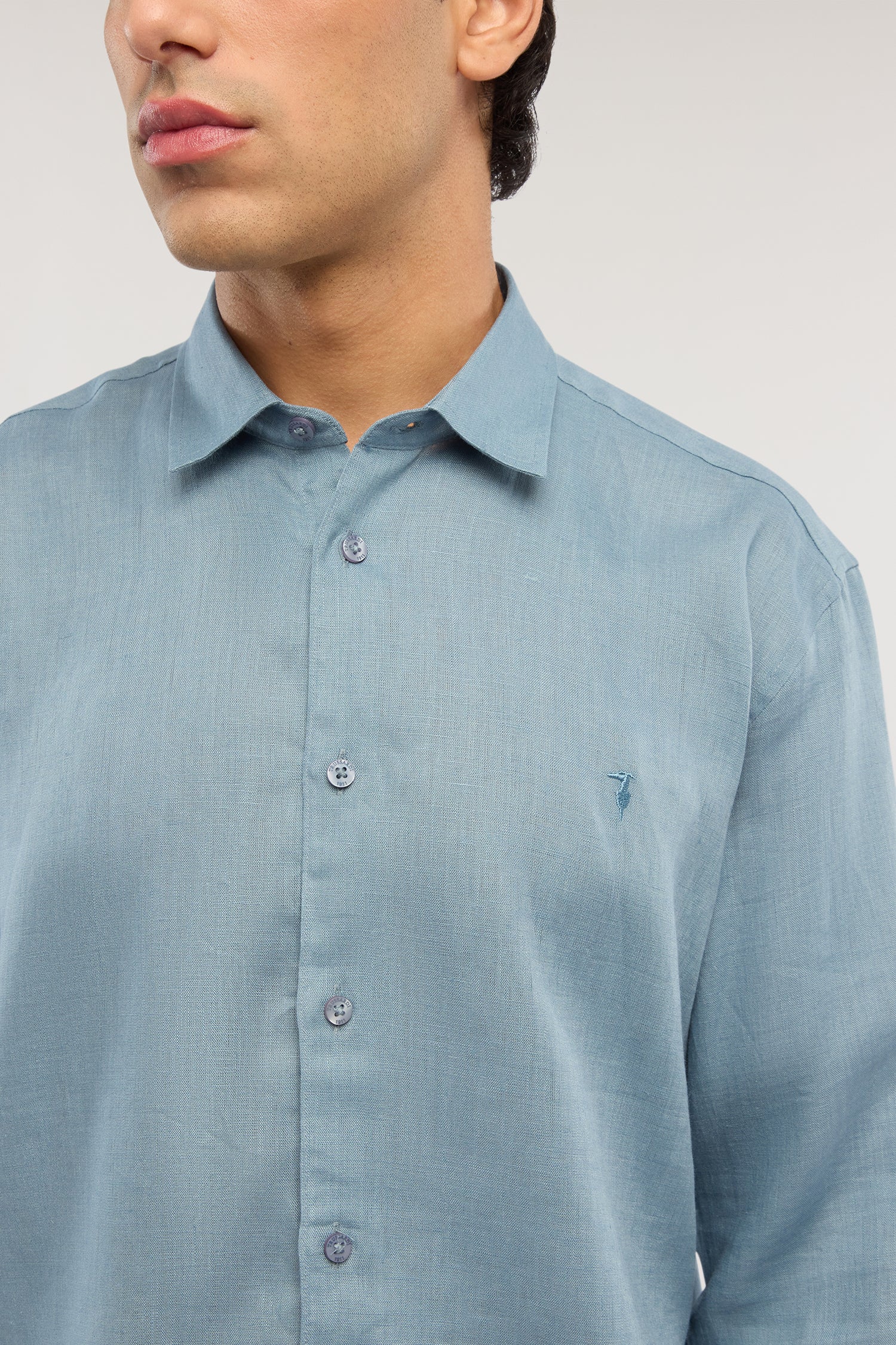 Camicia regular fit in lino 3|b77e2cbef345784b14f1fa19cb41fd6c04f8f2f0116149ccfe040210dcdf018e