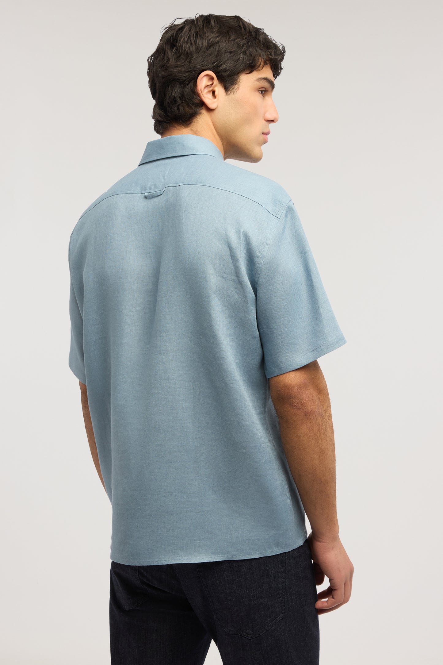 Camicia a maniche corte in lino  2|edceaaf4f9acf01b4fafbe3fe1bb9f4276e70f9179d854d818a954d708cdc198