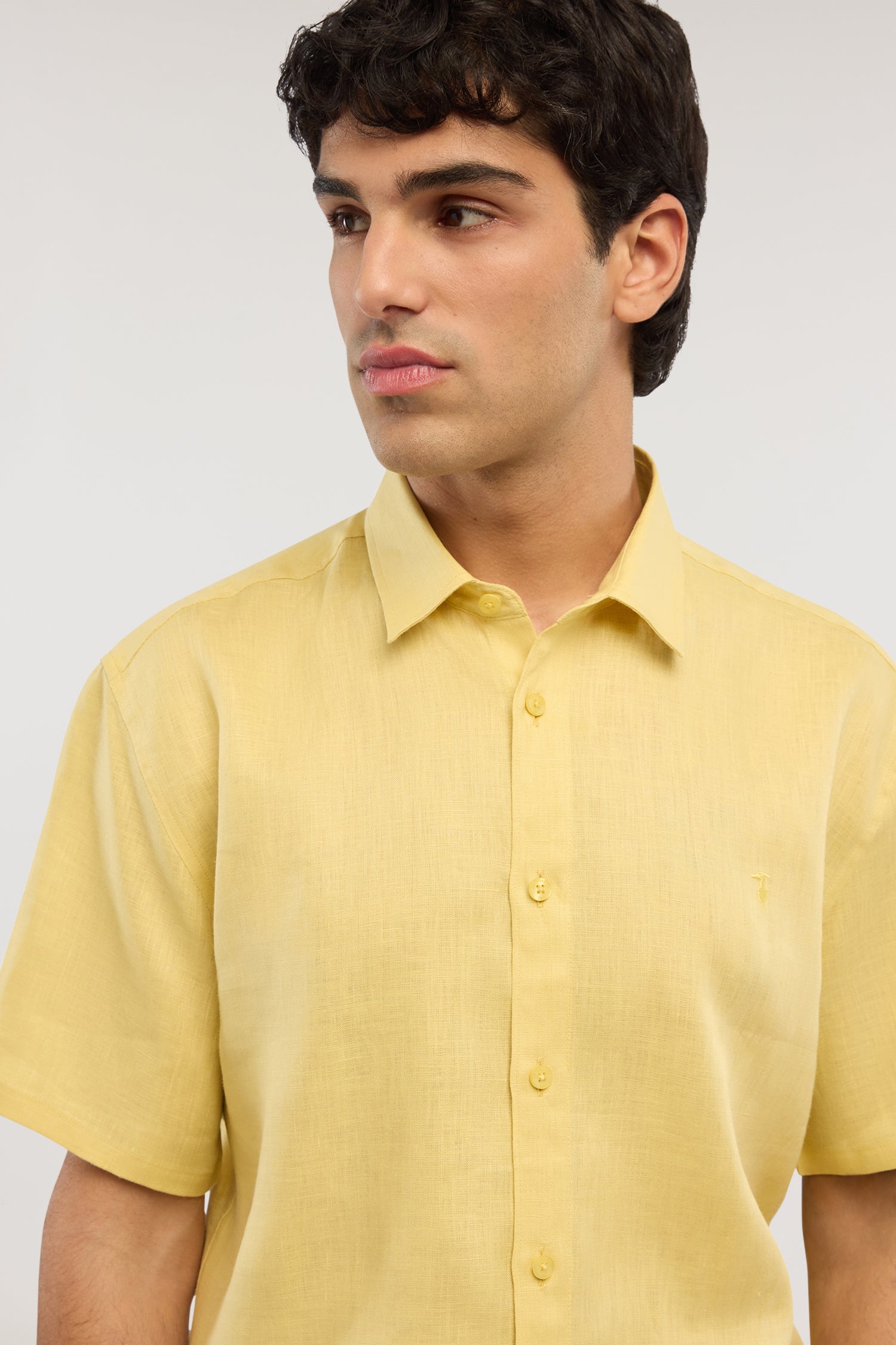 Camicia a maniche corte in lino 3|bf4b027eafd54d6e61191dd691ec3410d5889e0820f8ceae0bc8e1890884cd2b