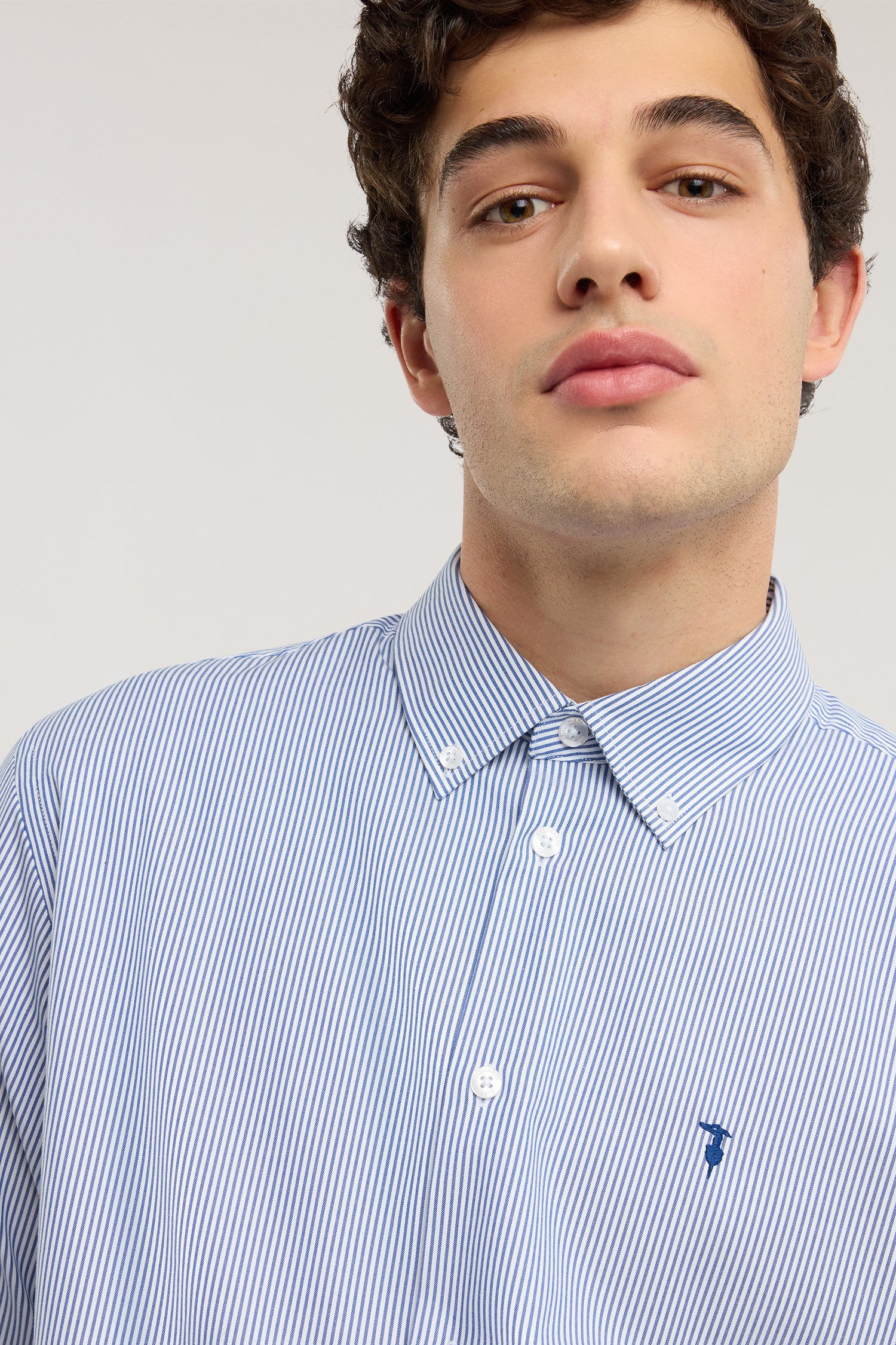 Camicia regular fit a righe facile da stirare 1|d156397d48a58ba1969bd7517f3cbc09bd47940f1793fa8b67c4e3ac4ba2946a