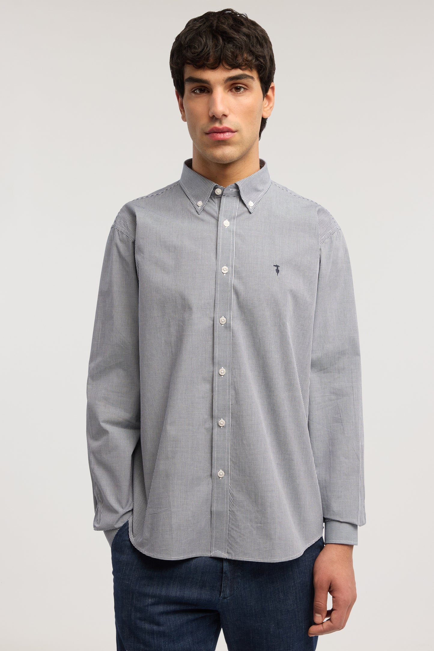Camicia close fit in cotone vichy 1|a454d7b6b375db1d4c50c01cc60f0d7cc83b8d3e5943bd7fa10ffc087d51d106