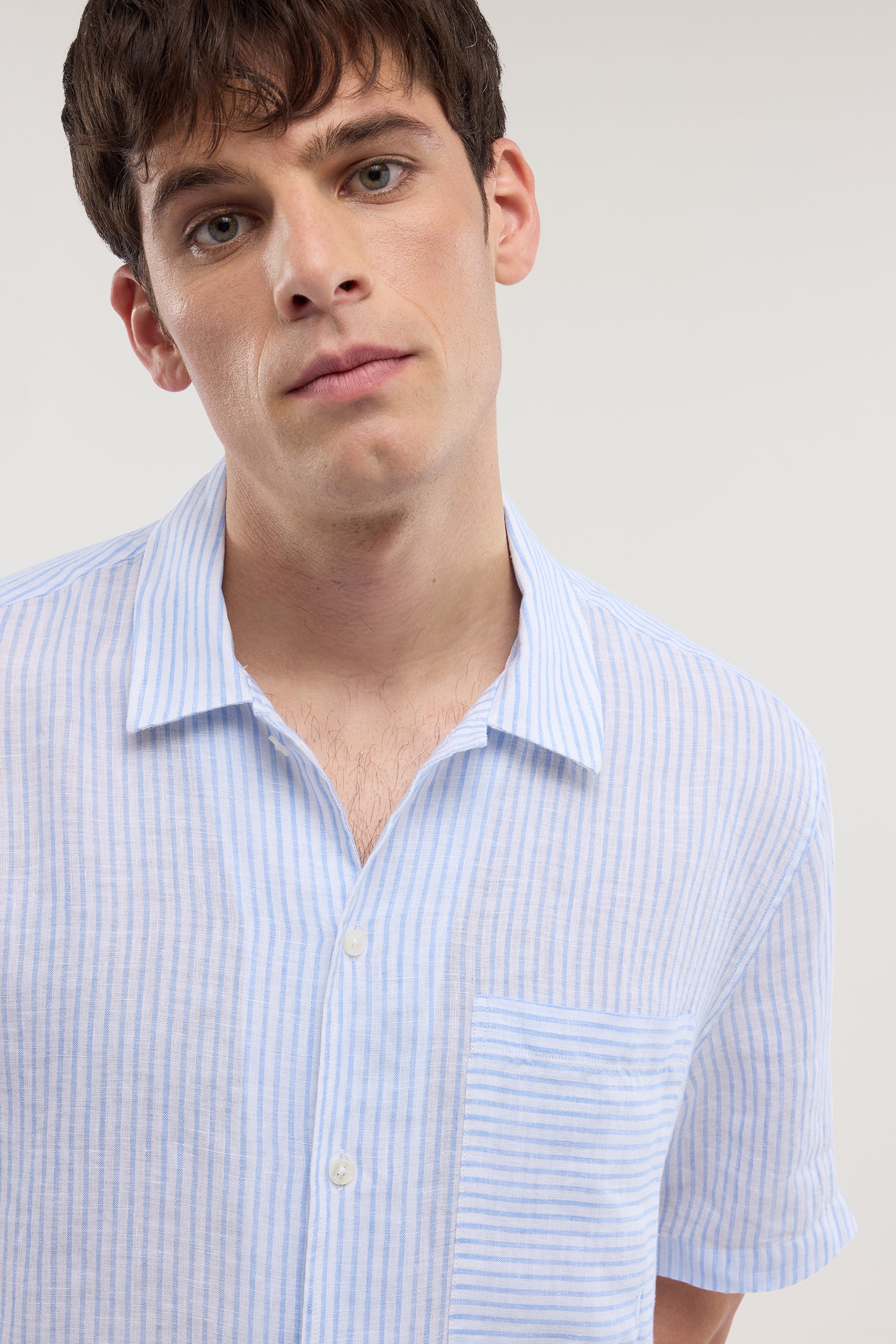 Camicia bowling in lino a righe 3|2312047a4d2a4ffed306b23ebfac535e71f935ae696e4054107fb2bc9b9551b3