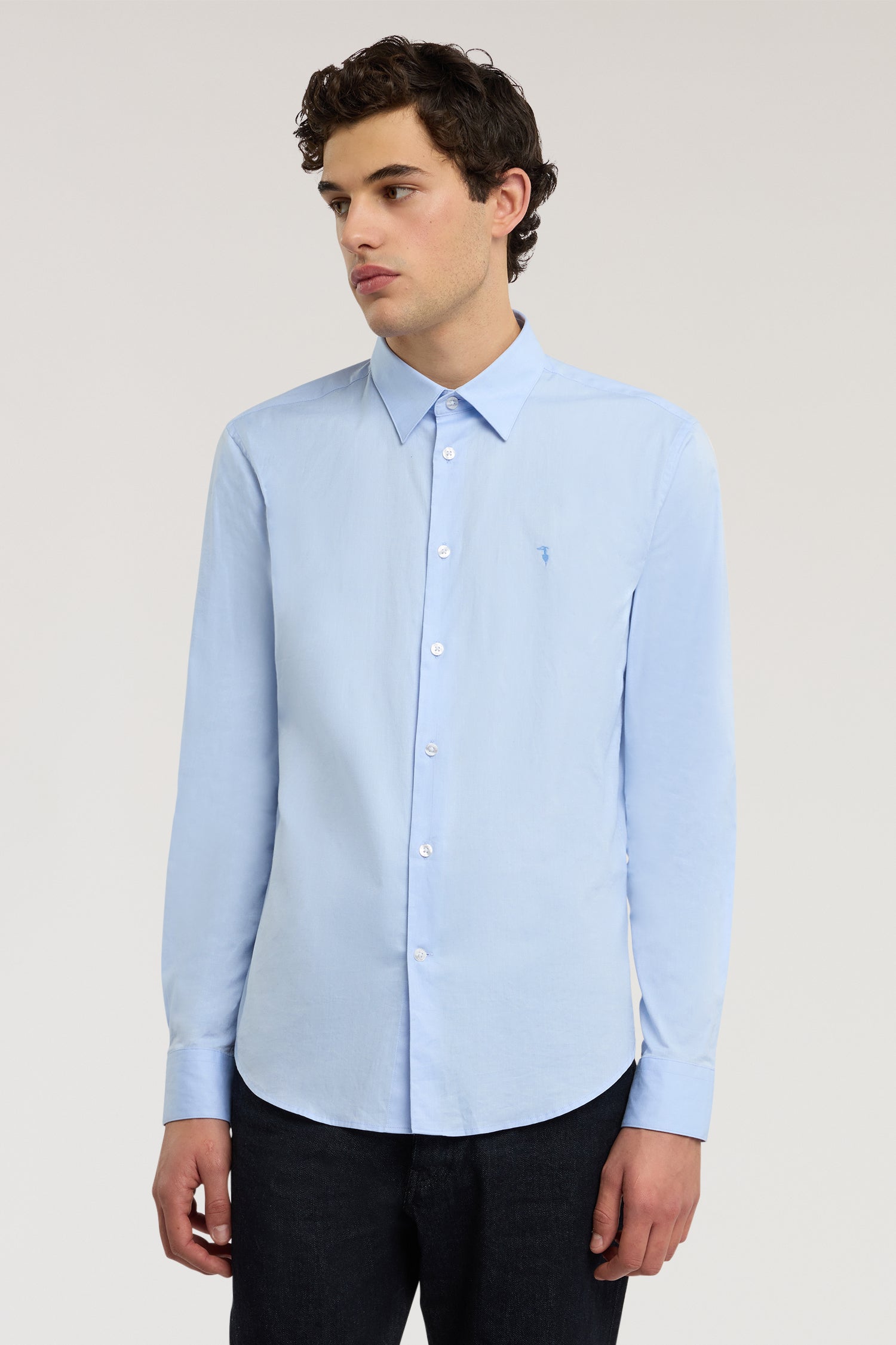 Camicia slim fit in cotone lavorato elasticizzato 1|4d91198bd148660106fa9cf99bedf735a6c70d8d41cf15492f6f3ff91d5e0d3d