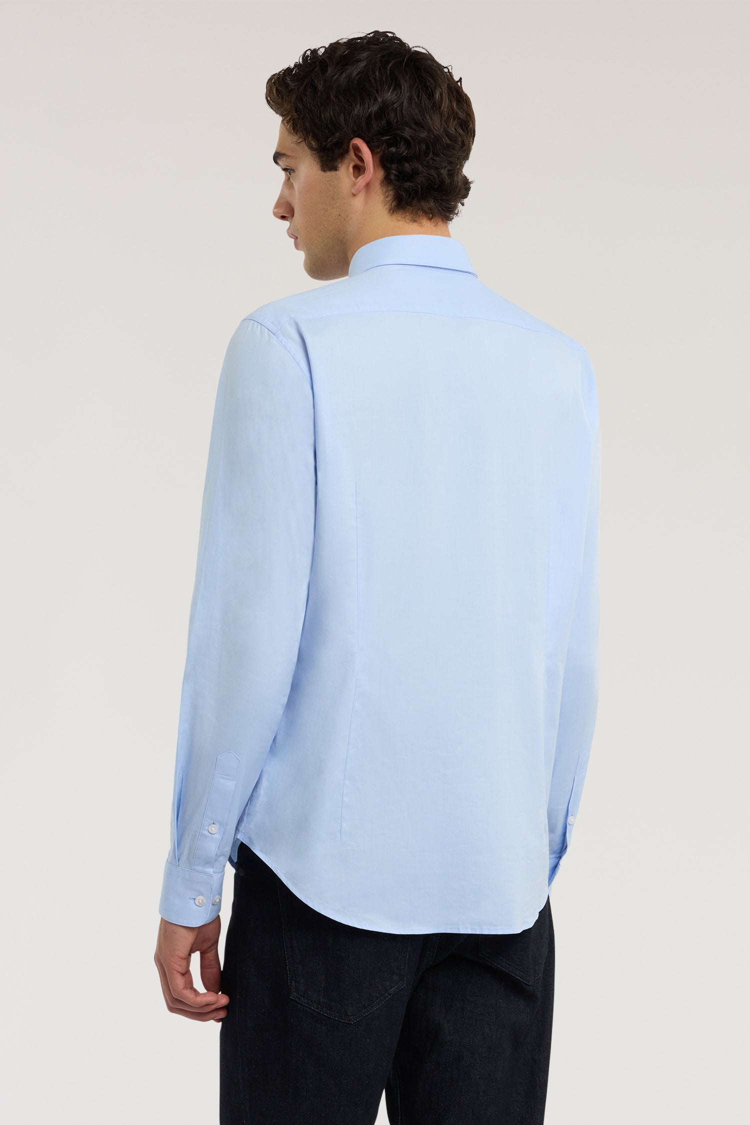 Camicia slim fit in cotone lavorato elasticizzato 2|42f5838377dcaf1bb319c82373a3d1105088f71598294853d08319dfa257613d