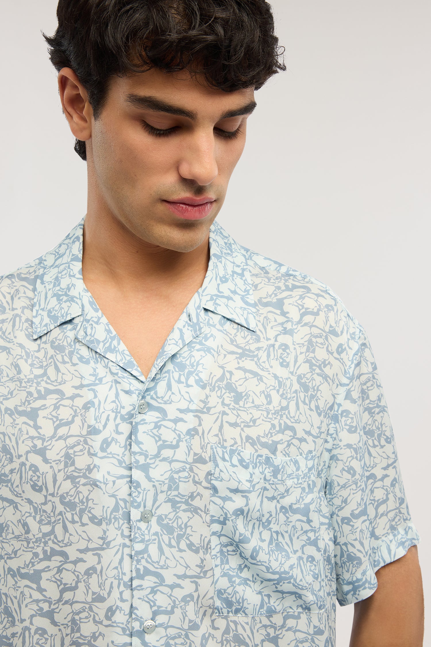 Camicia bowling in viscosa con stampa 3|e61f2ac860656676397bb826d5882f0cc8a6de677d1ed541c2b5fd1c2a3e1f27