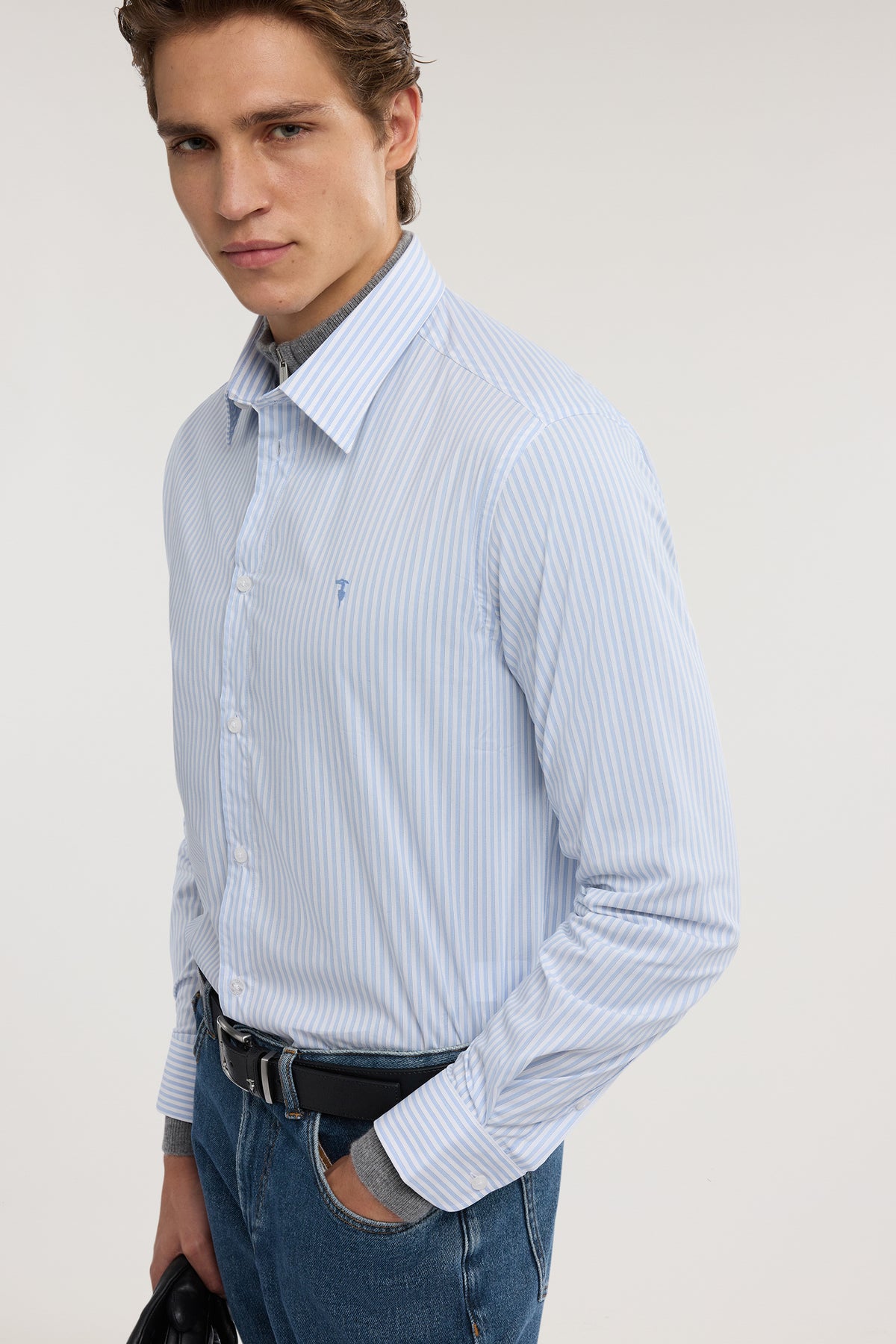 Camicia regular fit in popeline a righe 4|6e853f188243f21602c7210fbd06e967256d10c2134f3b0d5bbbed5f21f71232