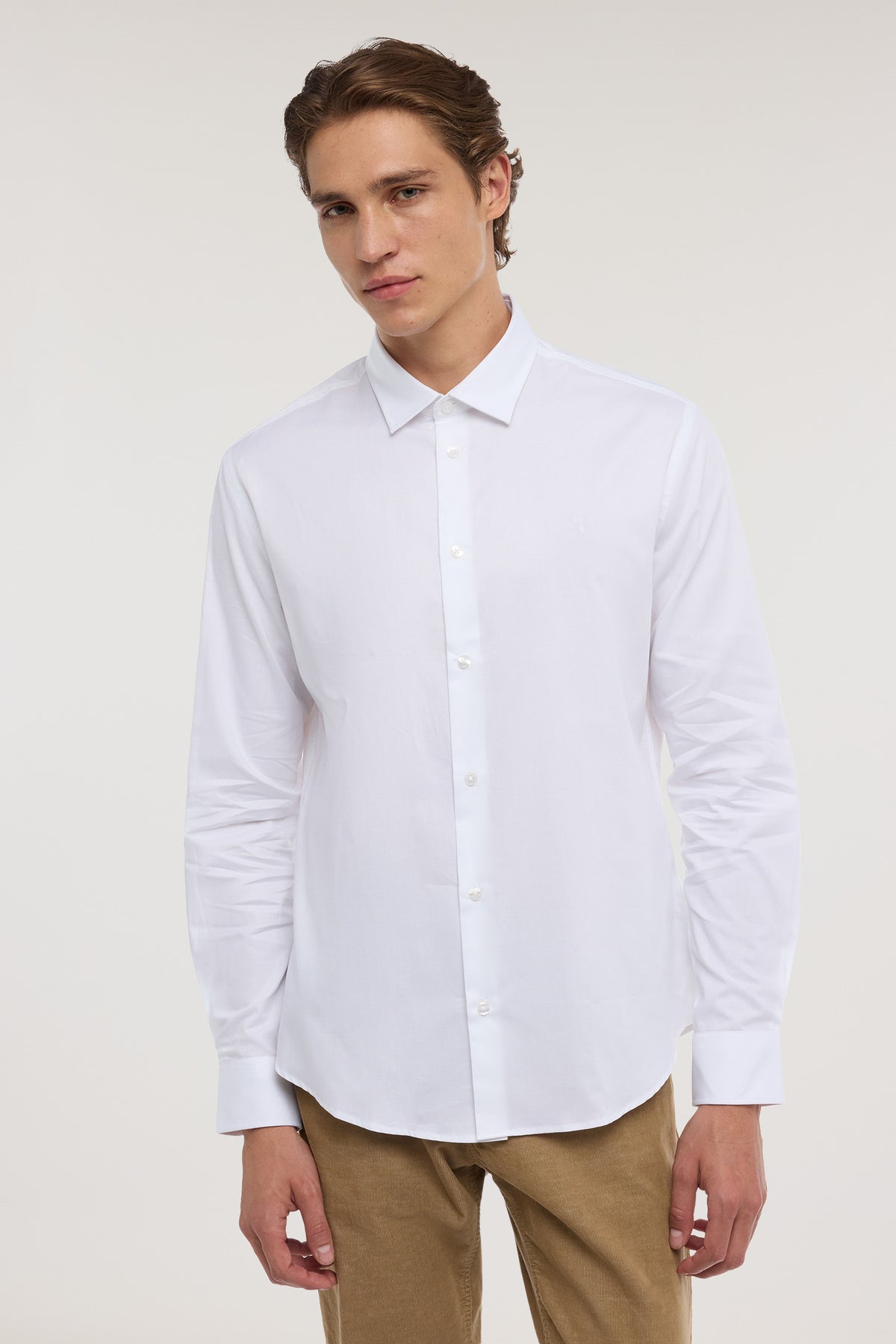 Camicia regular fit in cotone 1|e2338205c68d5afefbd74c8c30e3b7b98abce81f3cefd498a19b5587198027ac