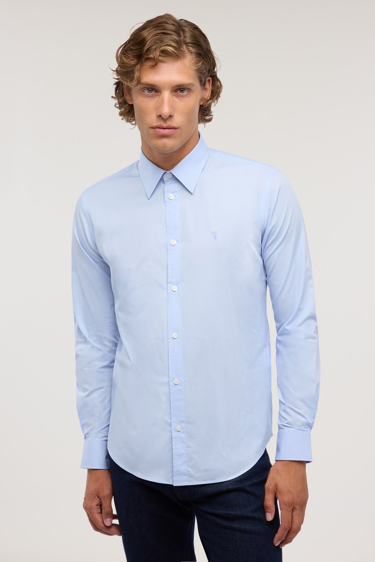 Camicia regular fit in popeline di cotone 1|e177309af712bb3d5d7f7c2bbe7fb8ee6a69d8a7cc132c4c44399daeebcb1766