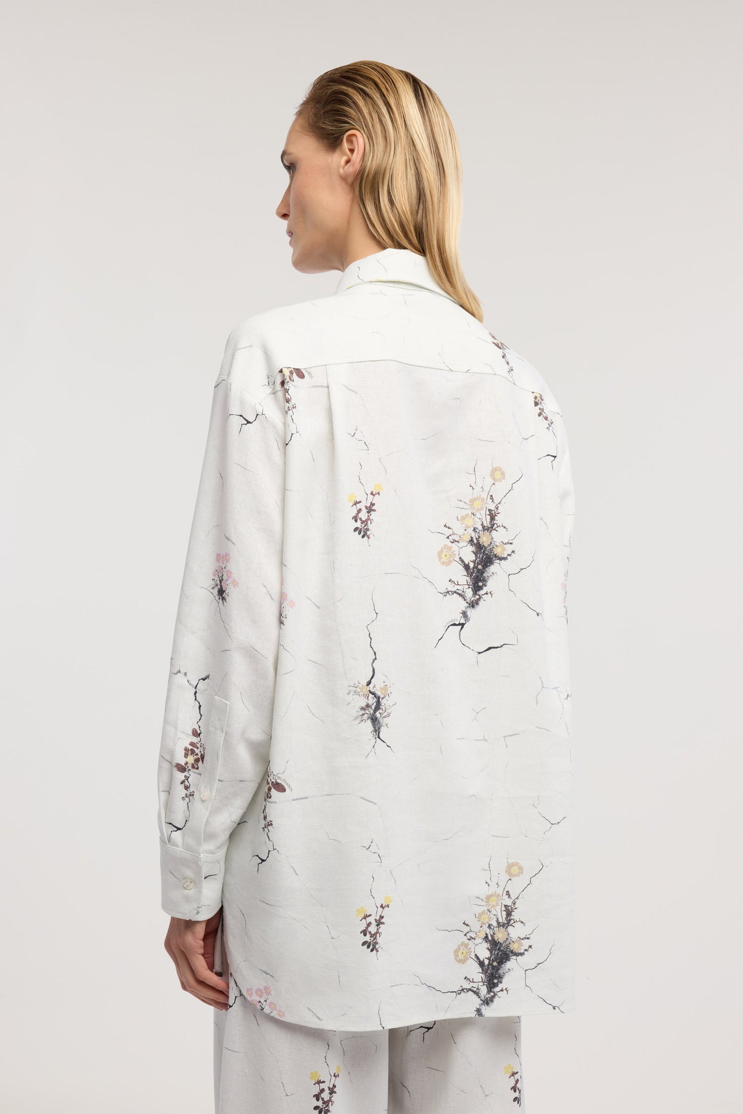 Camicia Regular Fit con stampa Urban Jungle in Lino e Viscosa 2|db0dea1cc5d81414f2b1d425a43cd767e1205cf4de7bd68d971bd3f9b9a366a8