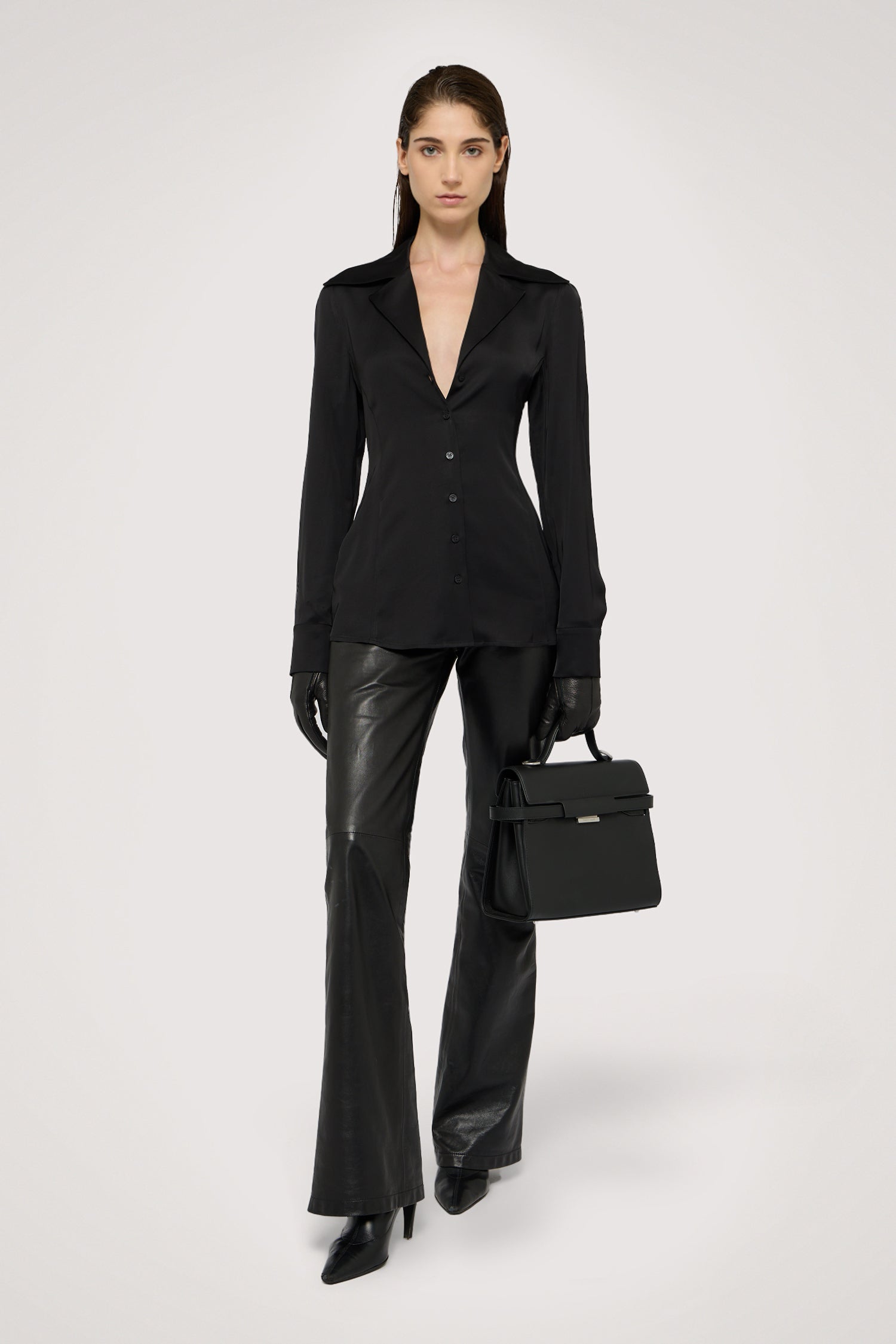 Camicia slim fit in raso con revers 4|8bc30cbcfd406132a85dcef6dcd3f9f477b5ad60df308a3db3bae7122f501c53