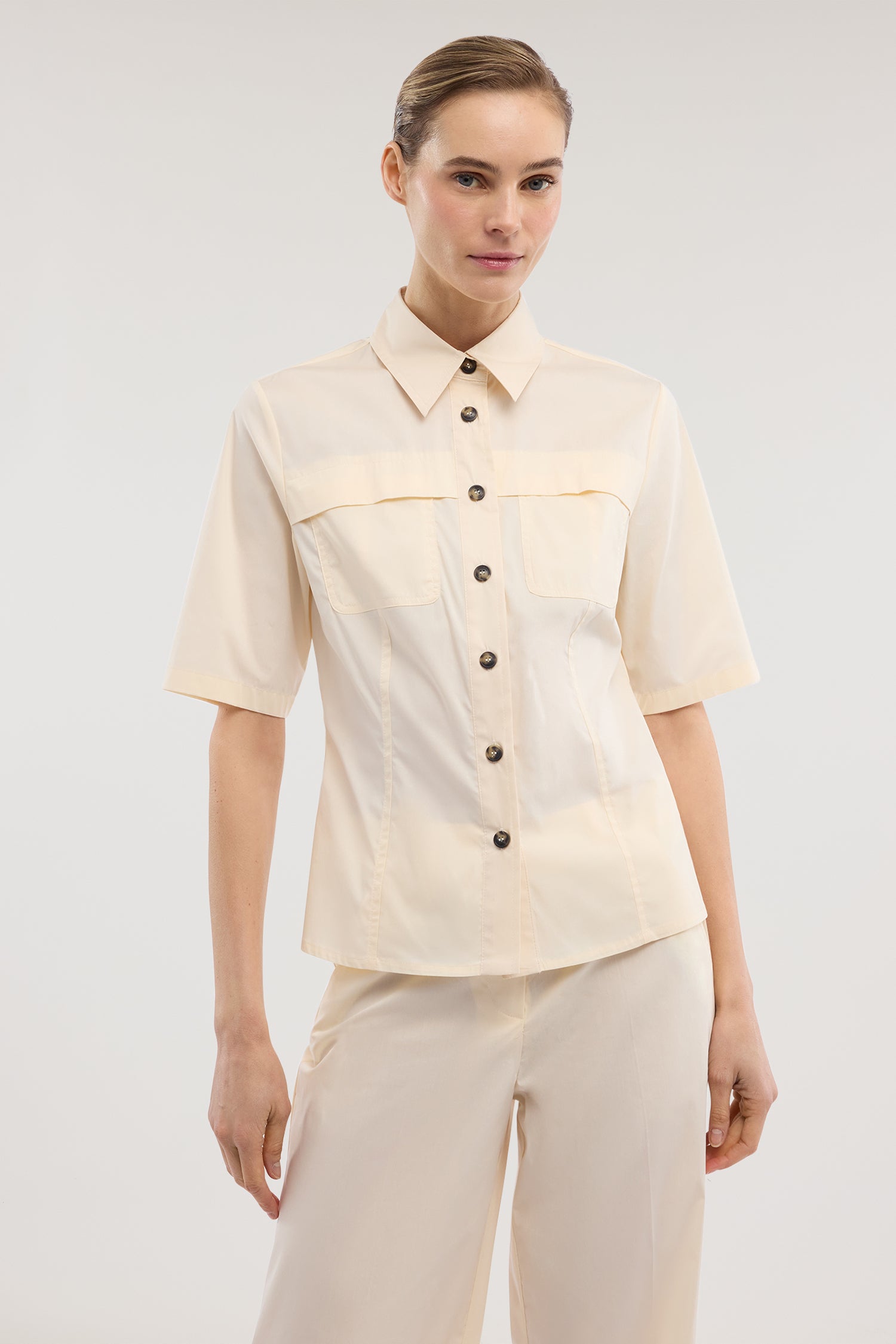 Camicia a maniche corte in cotone leggero 3|bf07a1a1ffaf5b597cc36e84f75cf026b73bafdfd062324c704a4bdf5834b781