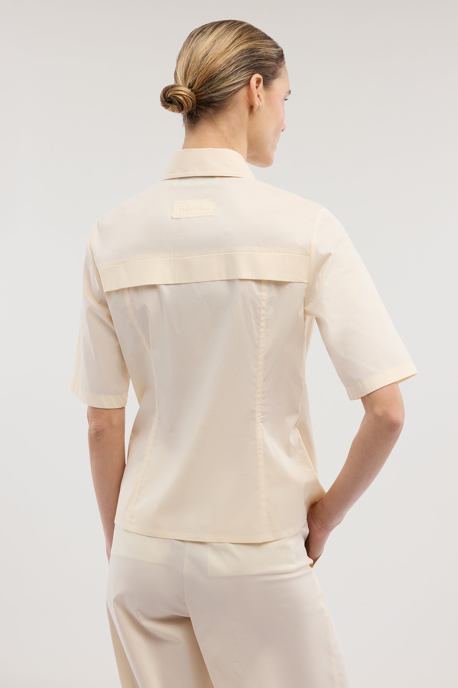 Camicia a maniche corte in cotone leggero 2|b45f91211aa4ff0a9fc729fd8f2f6fa37dd1e9aaf4402eac5720ec52a0a5fb76