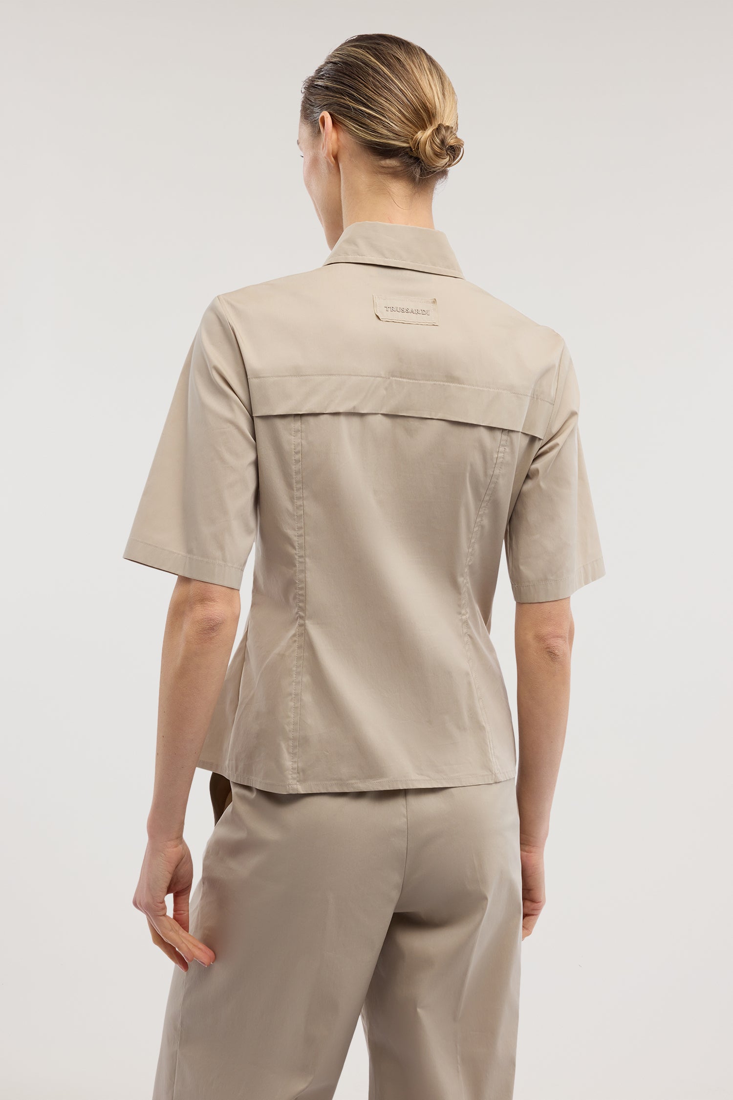 Camicia a maniche corte in cotone leggero 2|e4dacd8748ba88322cd5e6f1343a9144001f66fd89614d9269a26eb5db116162