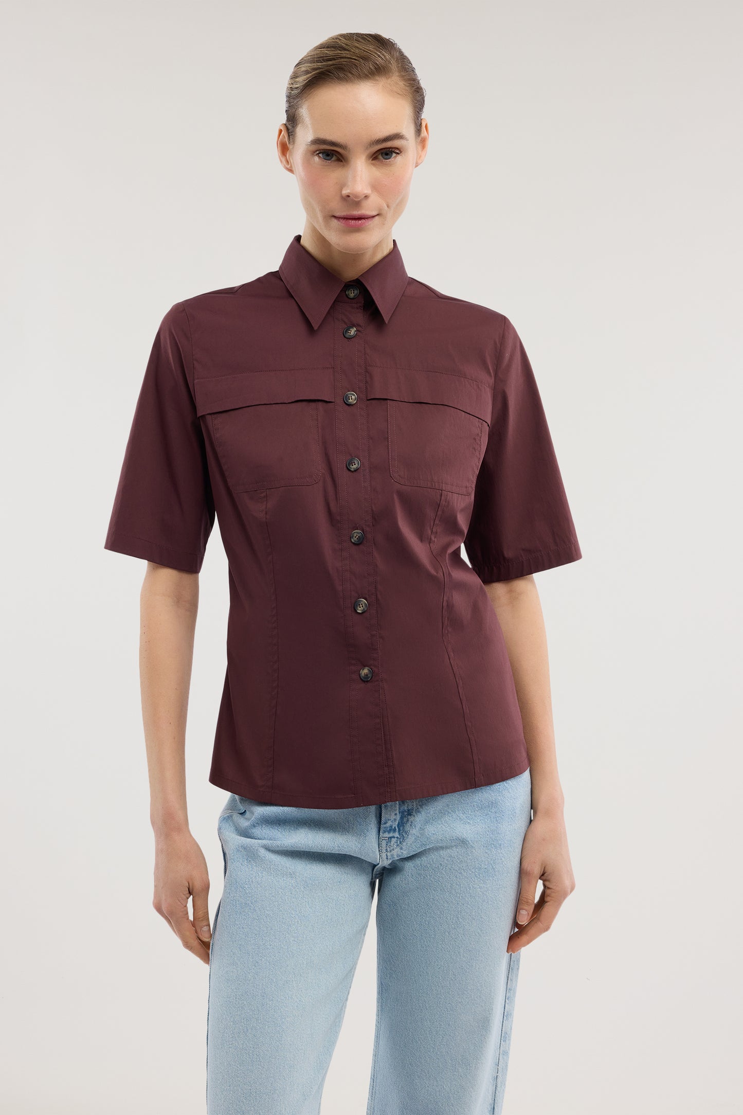 Camicia a maniche corte in cotone leggero 1|4a3f4c7d7d14129990c62107d3bc126fd949b047513c22eeb42f1b7287bf7e76