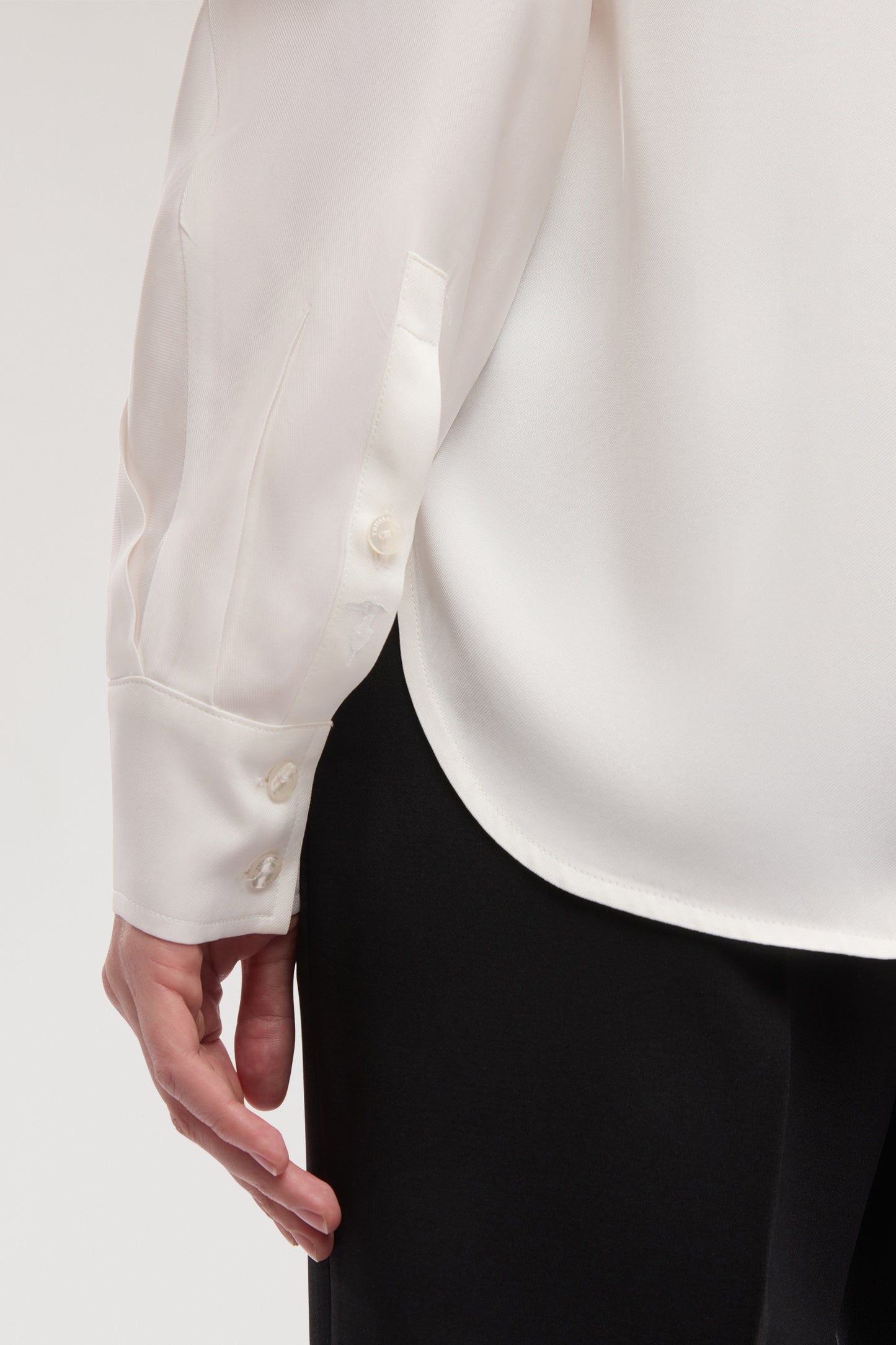 Camicia in twill di viscosa 3|eba1a85e9944388b64472634083abc820369c84c589a1d612098a06817b72124