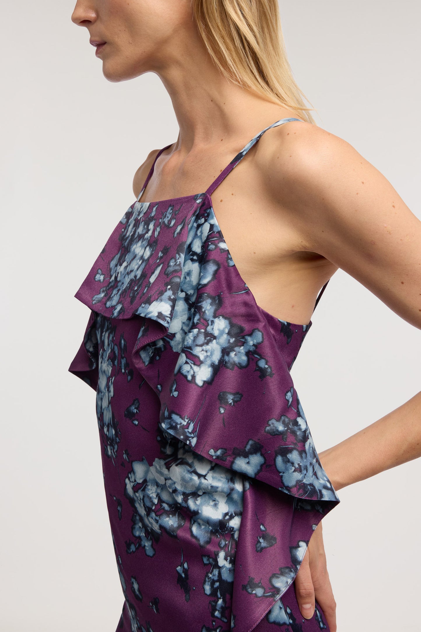 Abito slip dress in raso con stampa 4|ebd64ebd8e665b38cd5a0f2d34c460bf7503c0242ddabc9f78744242132a4376