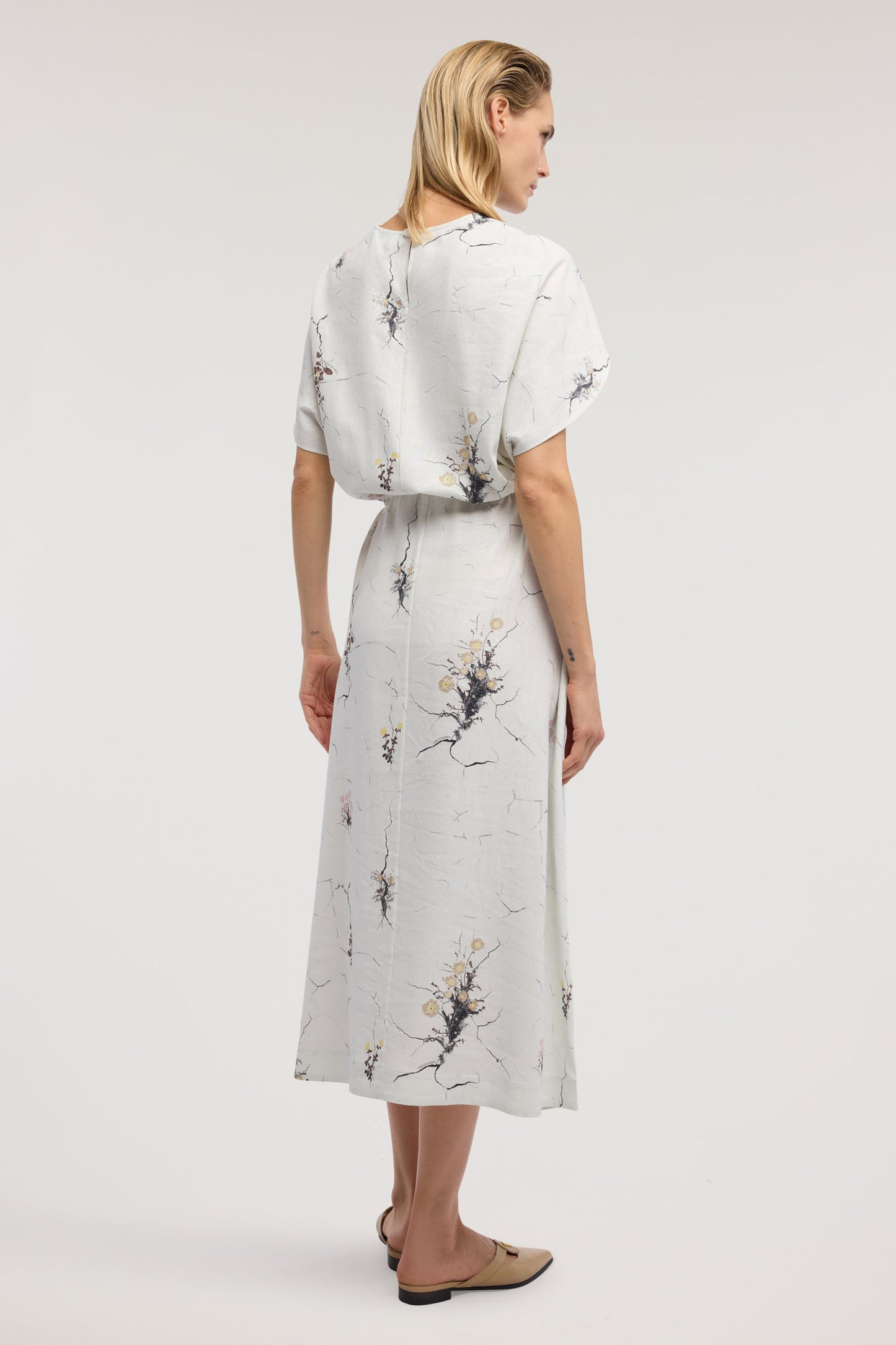 Abito Midi in Lino con Stampa Urban Jungle 2|bcd9ae04601b6678419cddb999aa97a957207e3b6edb8cac75fb6e621b3fcede