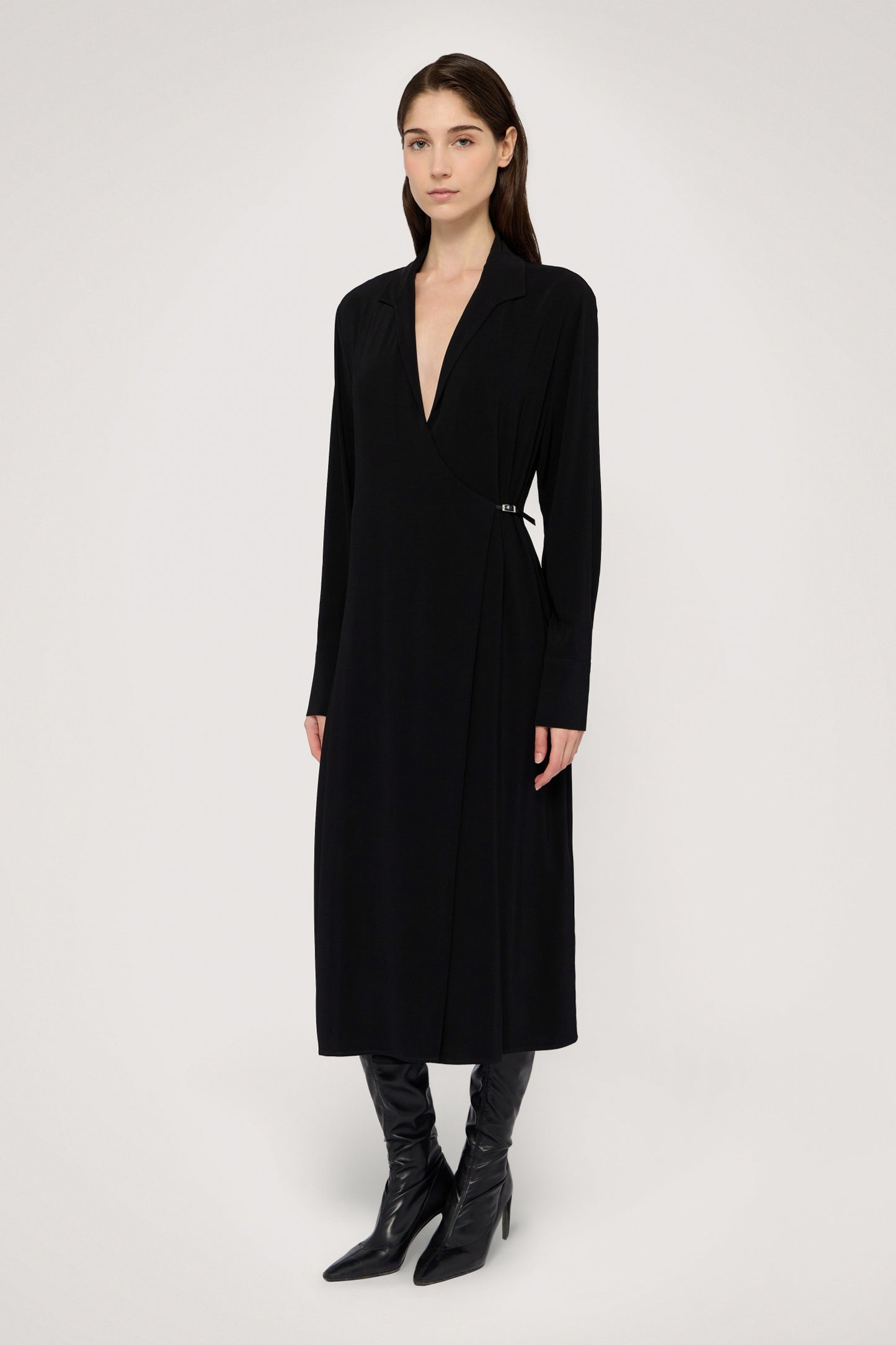 Abito a portafoglio con fibbie 1|39ed06bd5fe958397d89b4ecec67193c87e94ee1e76ef20667adc1b7bf42d55f