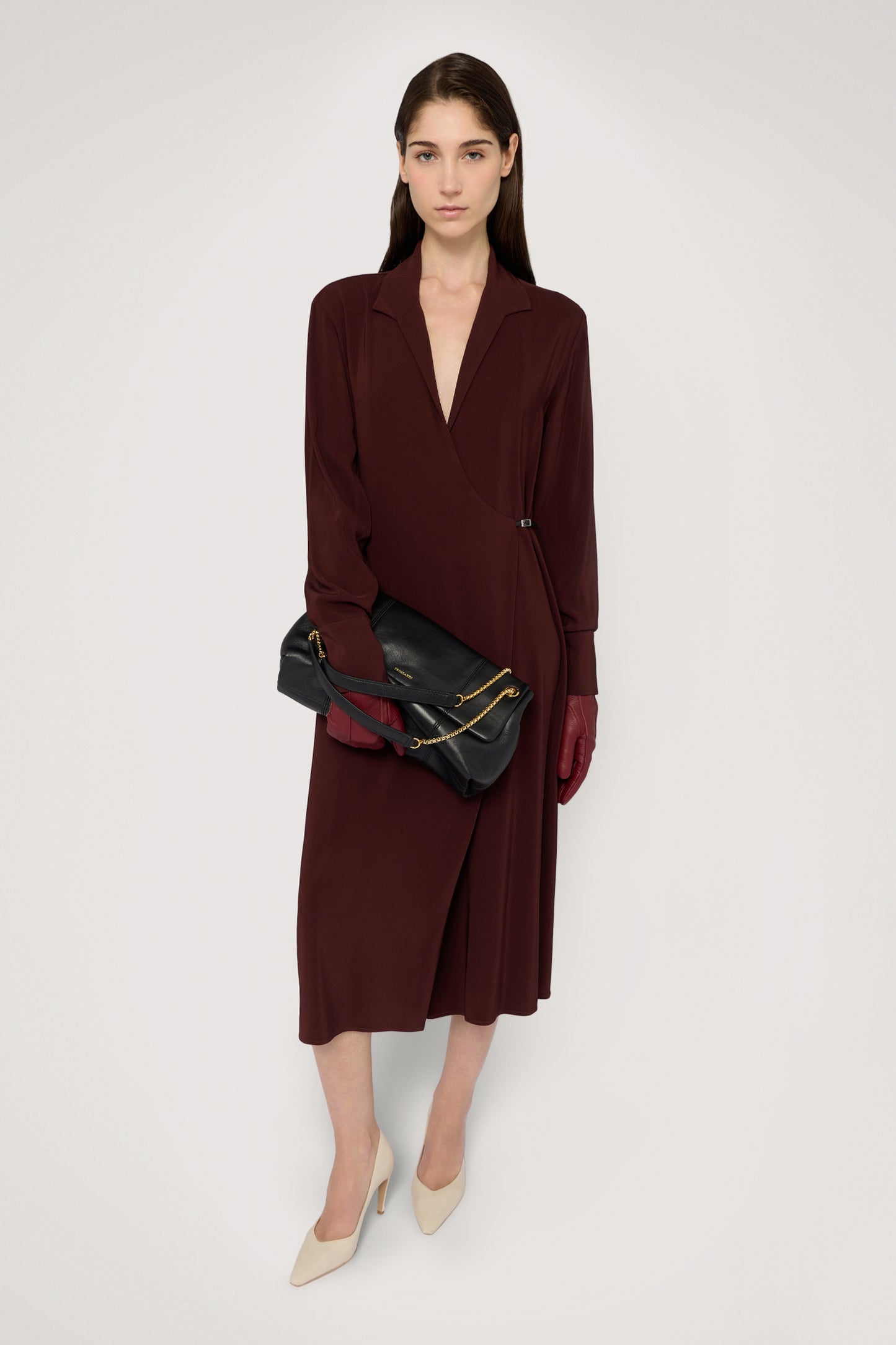 Abito a portafoglio con fibbie 4|6e6c5eacd8227615fbc13d9a7a8d965b135098ba48b729664d93b83d2896b2b6