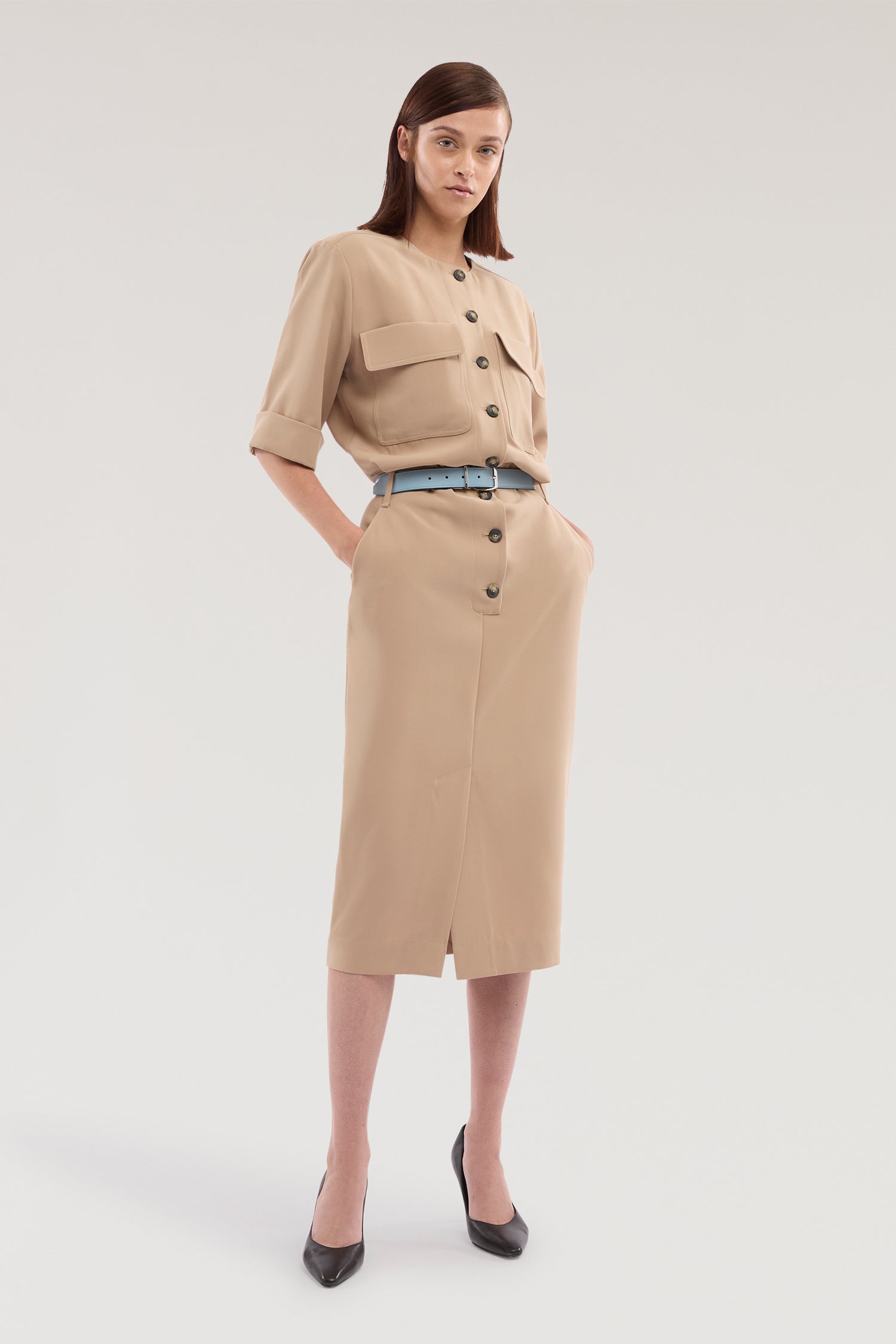 Abito con tasche applicate in cady 2|2c613e8f6cdc2a4cb6e9cf1213b2513fc6f97512243df227db9d3e2bb5120ee5