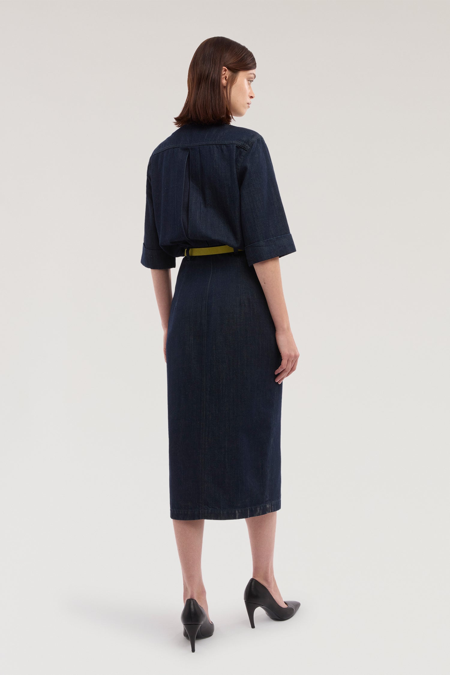 Abito con tasche applicate in denim 2|c3e0e504ad85fce35526f0c165dcf4b33d11e8b5e7ad3ea7d9351a5903bc8a81
