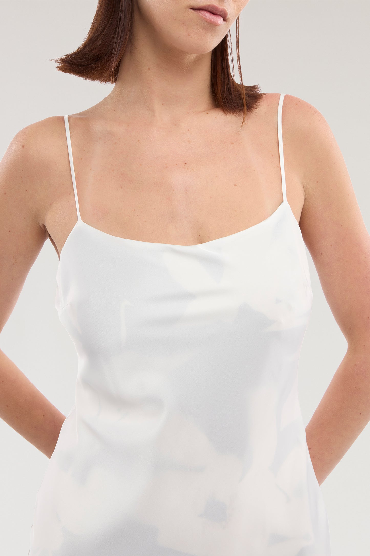 Abito doppio tessuto con stampa in satin 3|445efdaacb59e5fc1f0a9b27d3e608e821c96fa0a0c74c9fad1470f4c54d1dcd