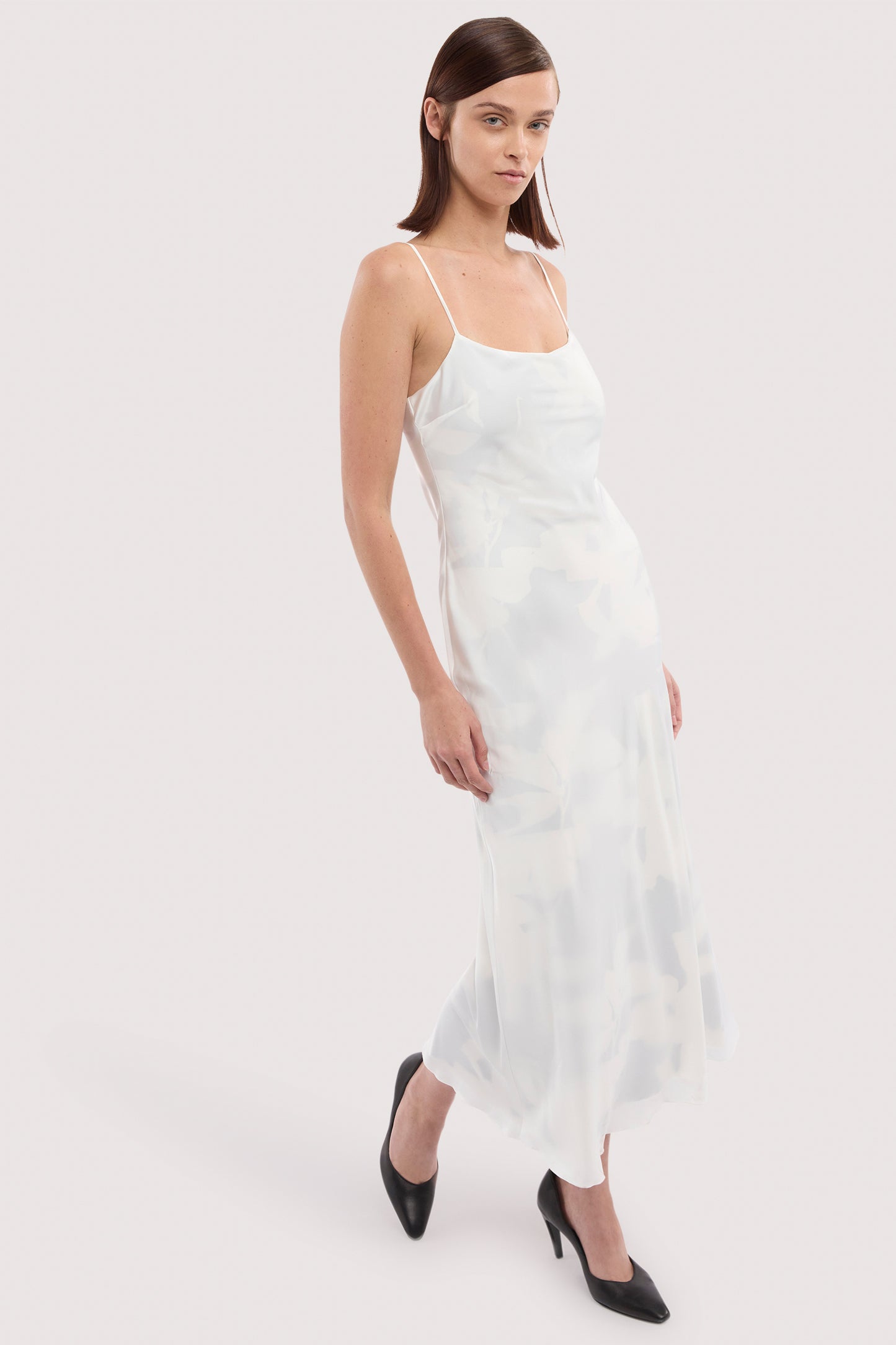 Abito doppio tessuto con stampa in satin 4|b7a1a8a3aa08c2b5b678c7d31d0e183aa9d97ecb5878c70bde4fe9dc515ba477