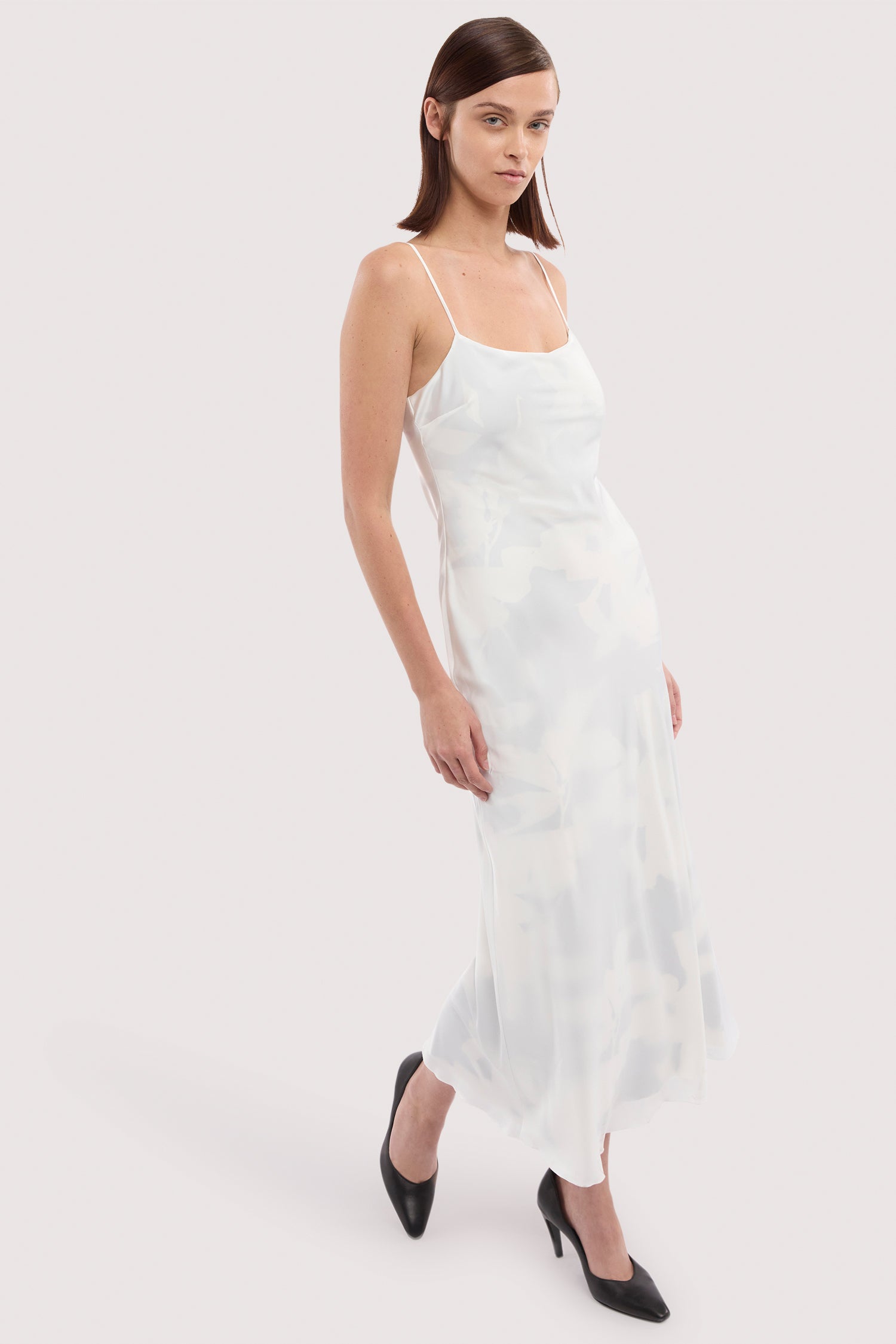 Abito doppio tessuto con stampa in satin 4|b7a1a8a3aa08c2b5b678c7d31d0e183aa9d97ecb5878c70bde4fe9dc515ba477