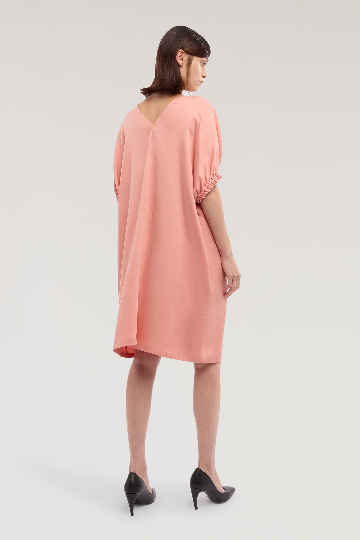 Abito a tunica in lyocell e lino 2|9161c245fe5c0527b85f9472a39f55950c5e4a49347bca780f5c2aa6c784dc39