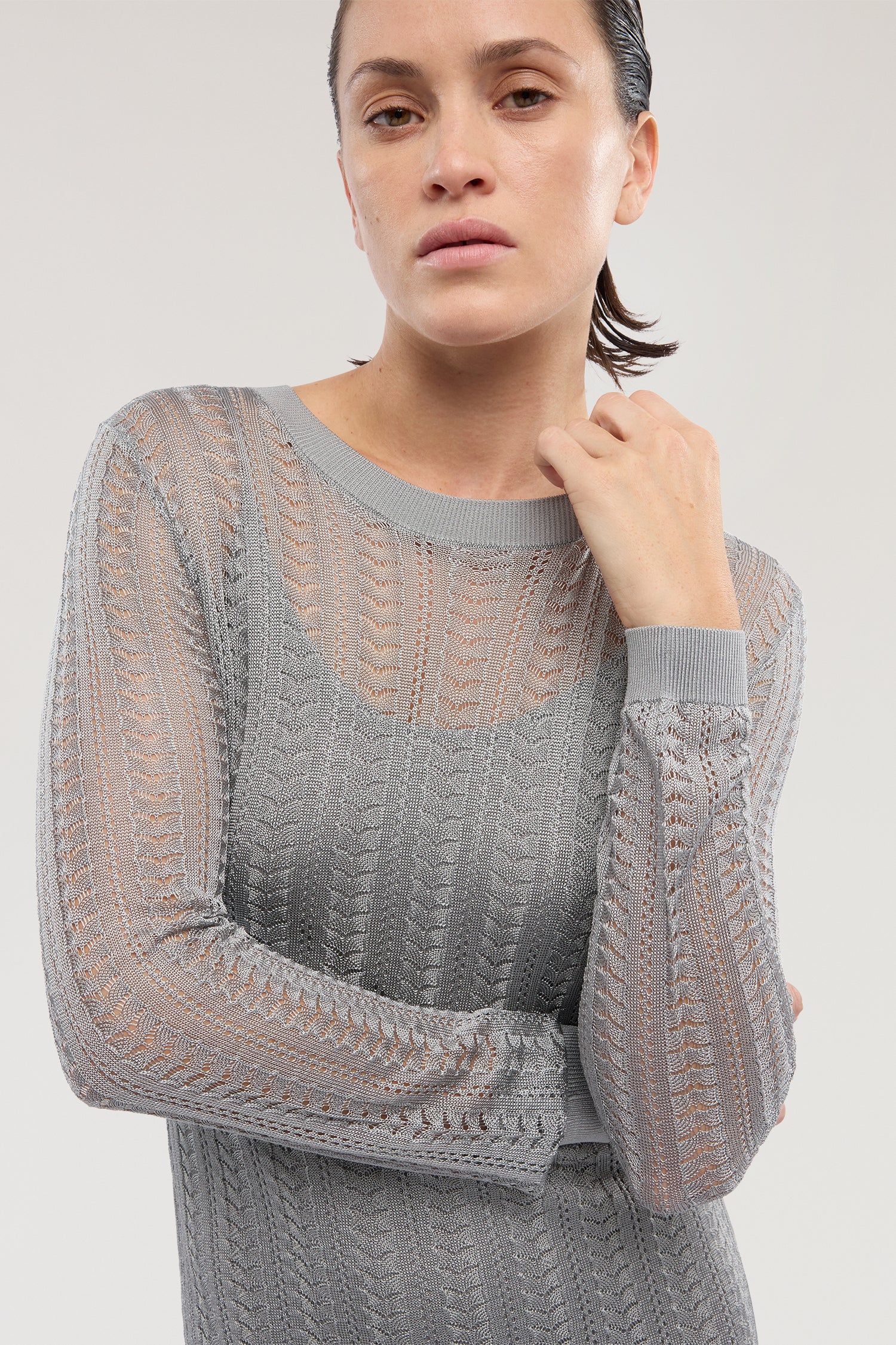 Abito con abbottonatura sul retro in viscosa 1|179011015a9400774e588ed498954707f09c82f1b9e702d4305d491a1417cc24