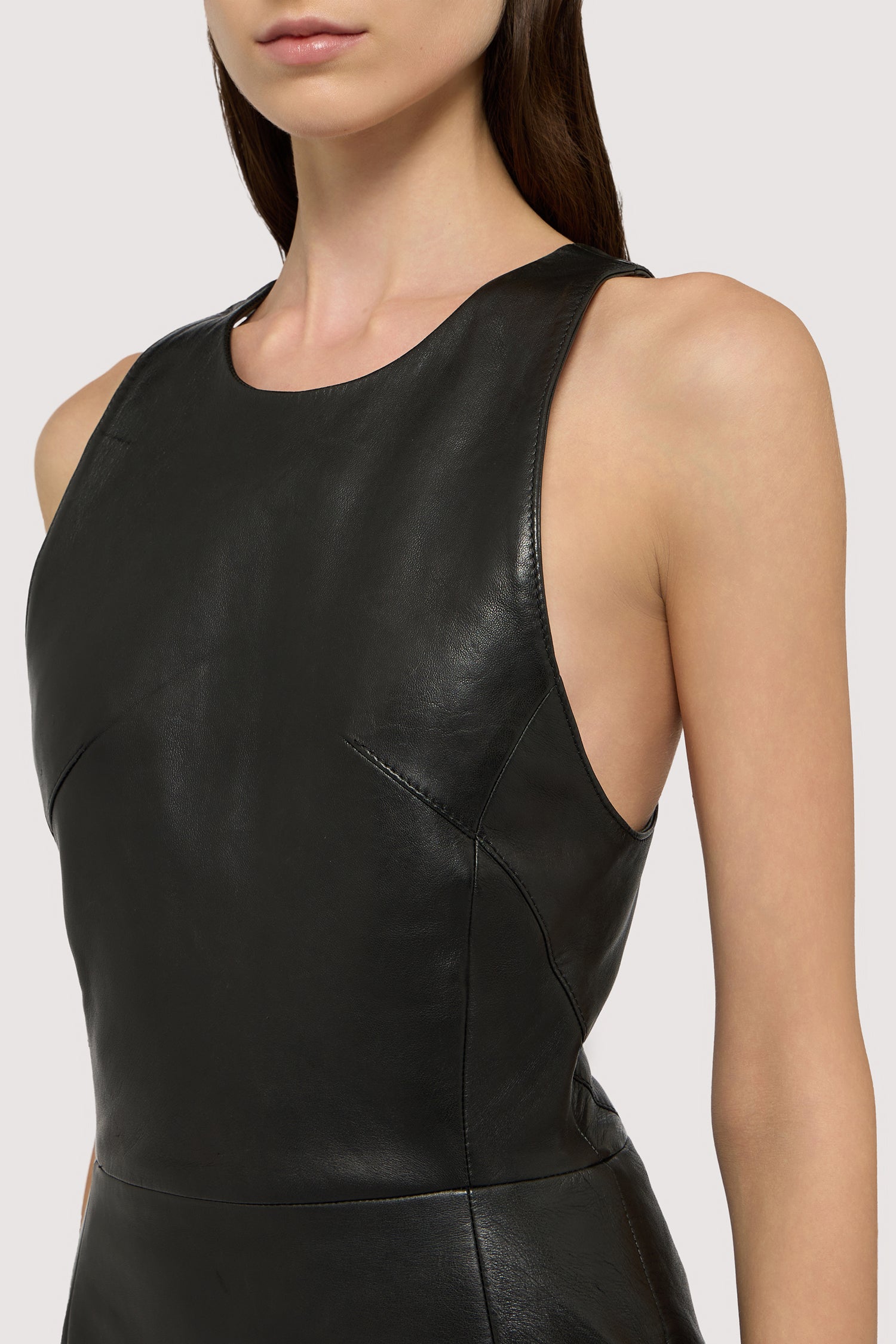 Abito tubino in pelle 3|2d1b5d6fde80368ca53d3c33b2049b3327fc852c71ee15c5ace94e0eda7f4981