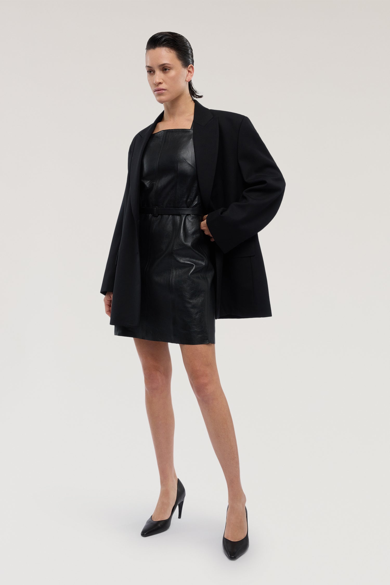 Mini abito in pelle 4|c086d8e92bf04b7bc122ae4e4a0761b55bc78ba8e7f40a3cca454a041fc610ff