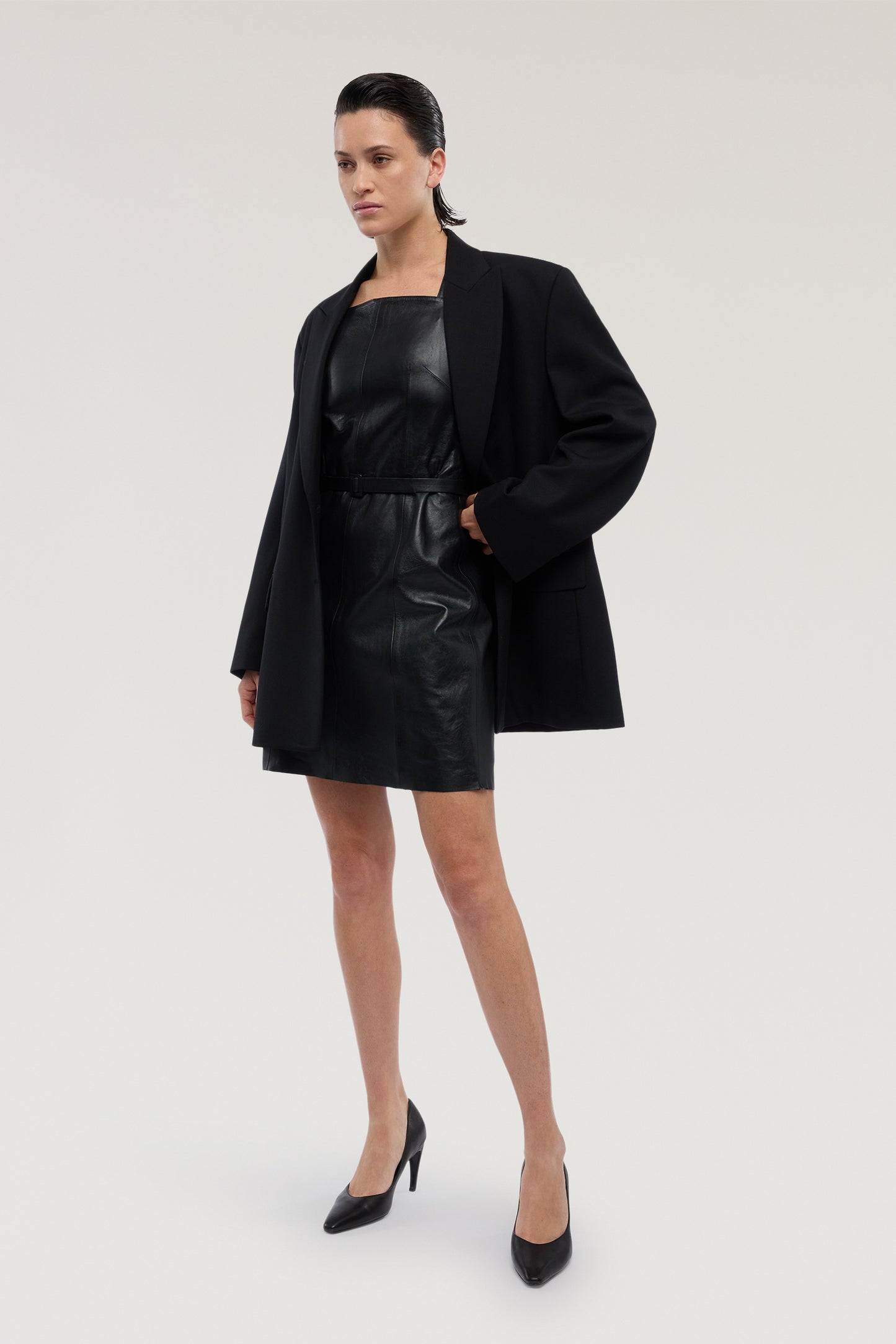 Mini abito in pelle 4|c086d8e92bf04b7bc122ae4e4a0761b55bc78ba8e7f40a3cca454a041fc610ff