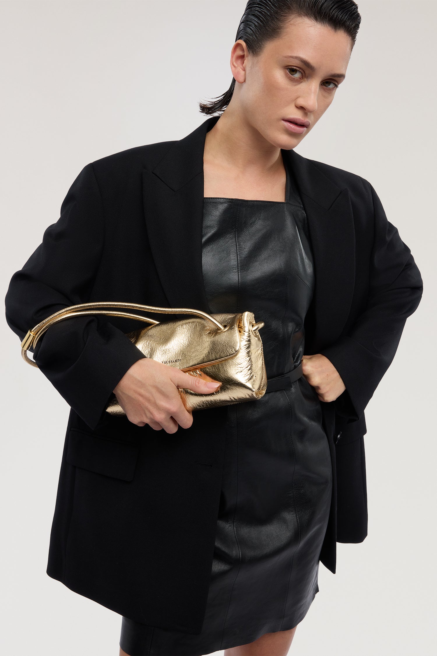 Mini abito in pelle 5|e61388c9e9eb3d9ebfa9ae2fd4032471852ba96325a6f96ab833ae52c67b8b04