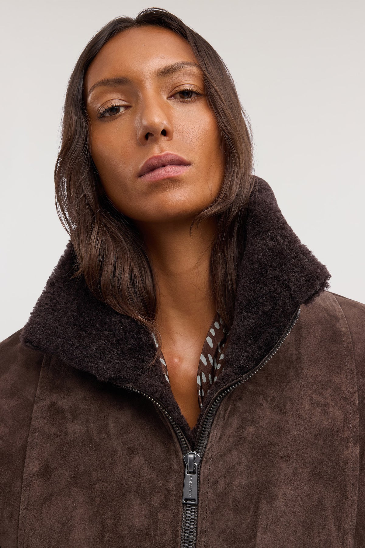 Bomber imbottito in suede e montone 5|15e7ad8c9150223a6f99946cc96dbbff225b6dec0c5dc9c2ac090a125c8eff0e