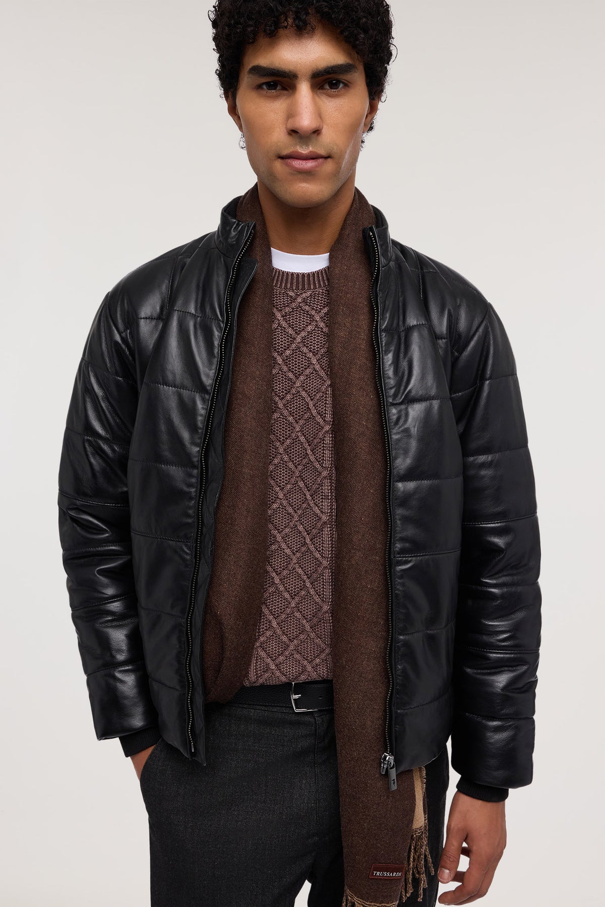 Giacca imbottita in pelle 2|9355555bb8071e36c0d2163b9ee5e3c59d169462412cf1f95103a4d40547dce6