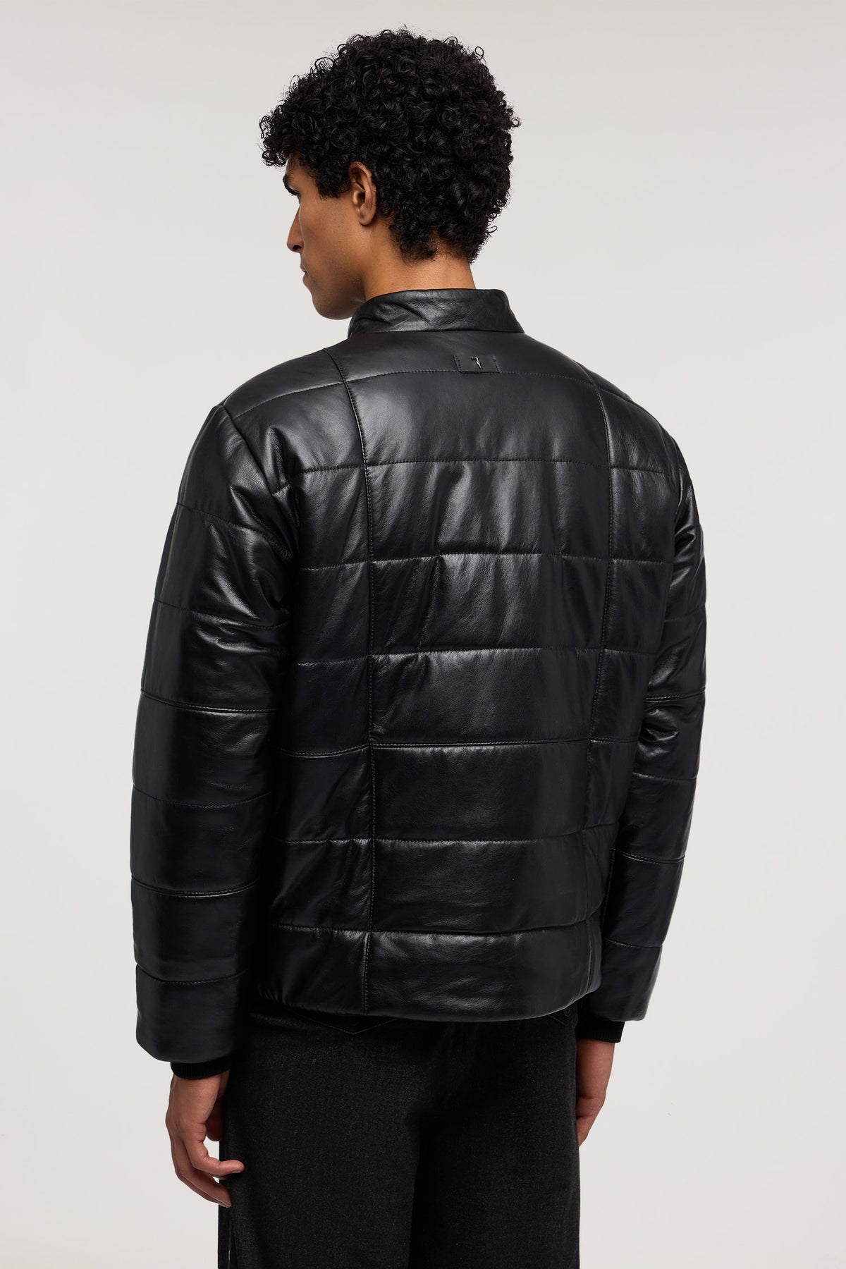 Giacca imbottita in pelle 4|81ef7f7914c873889482fcd84c638447f4d5348ec88943466ee2b9821316ca69