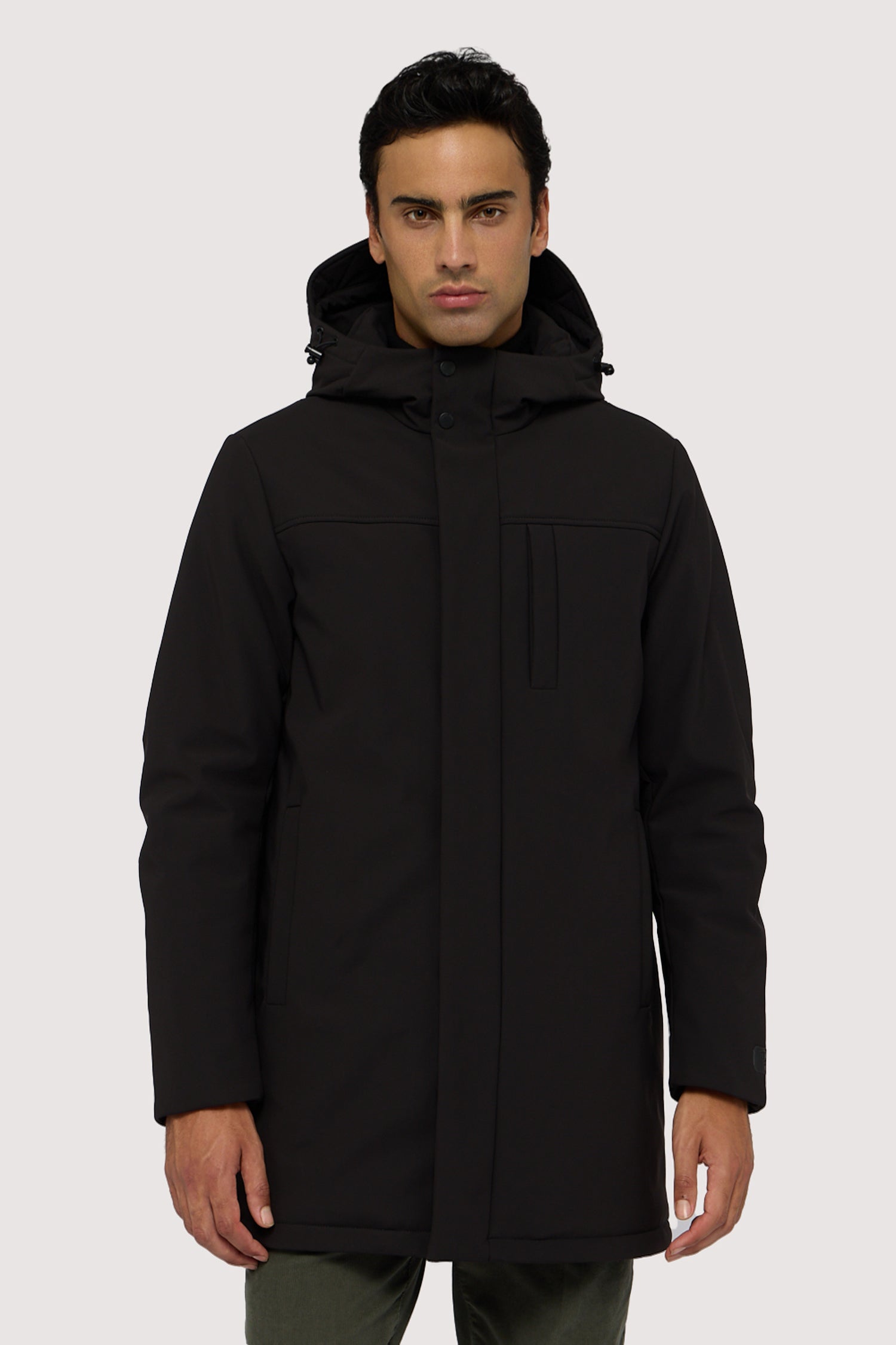 Giubbino con cappuccio in tessuto tecnico 1|a678916260f28b6ec405b0838abbbdc98cb7722679fb69314d4aa2fad9c981db